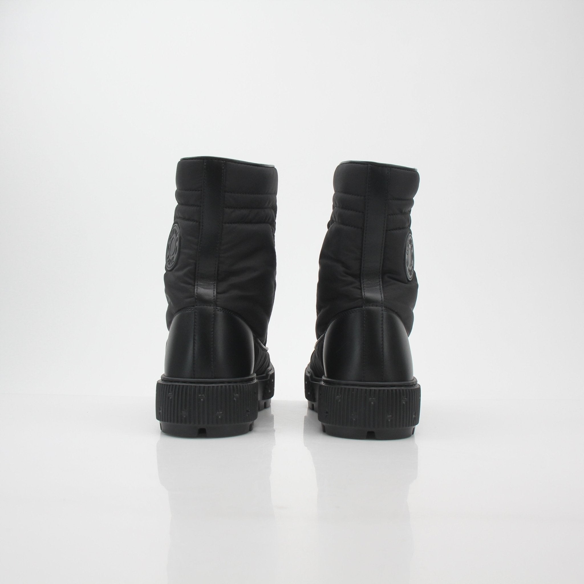 Hermès black fresh lace-up ankle boots by Gold & Beyond, featuring stylish leather shoes with laces and ankle height.
