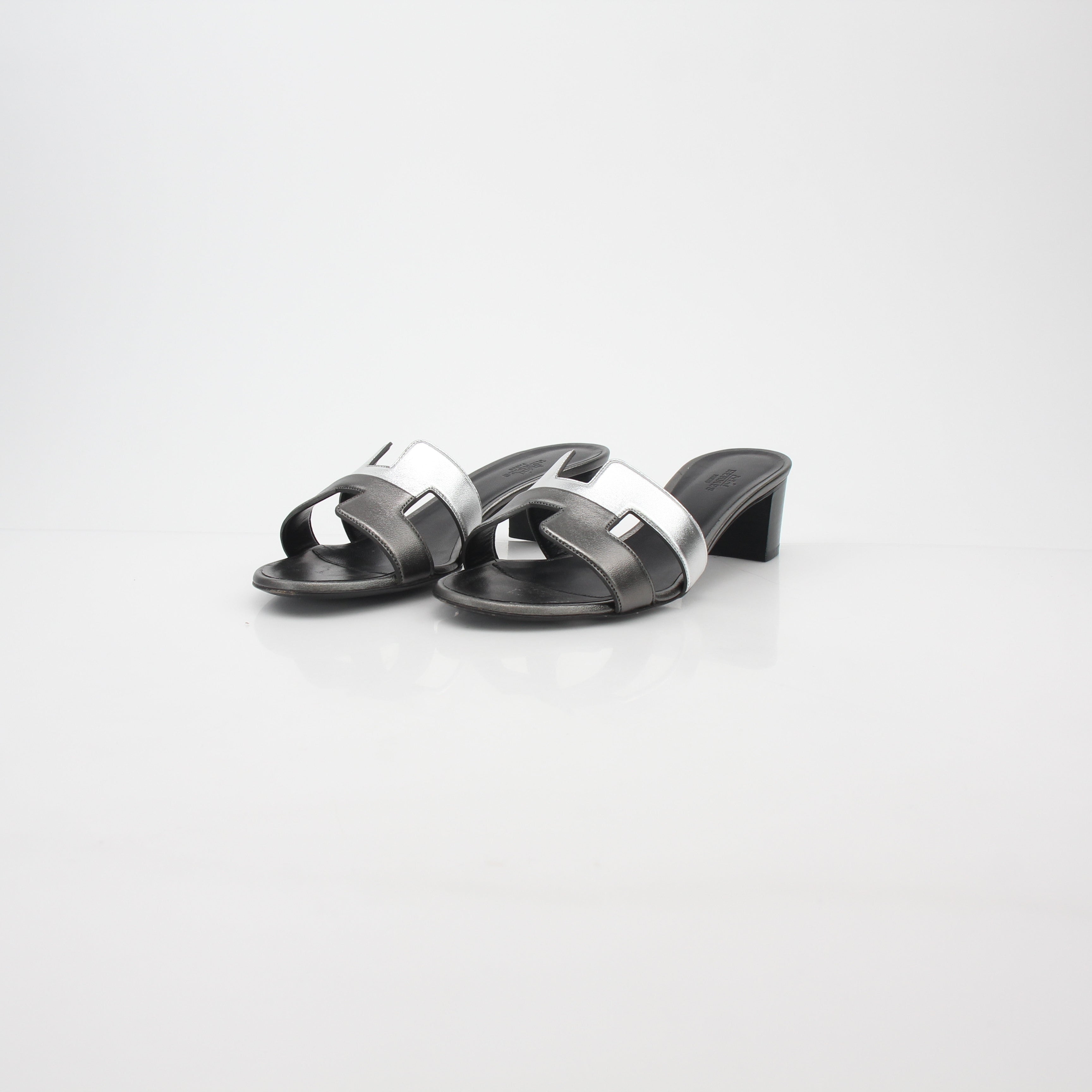Hermès Metallic Silver Oasis Sandals