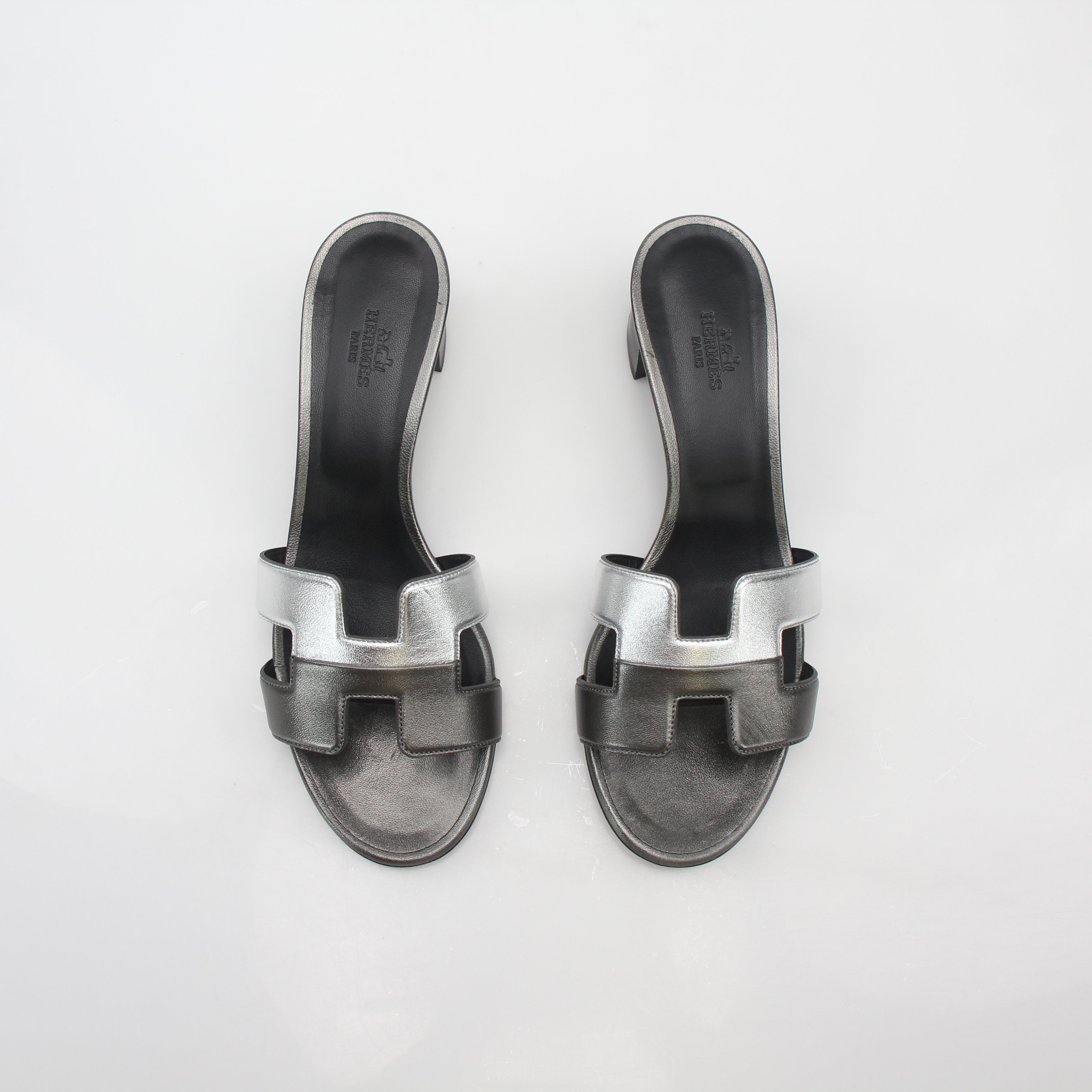 Hermès Metallic Silver Oasis Sandals