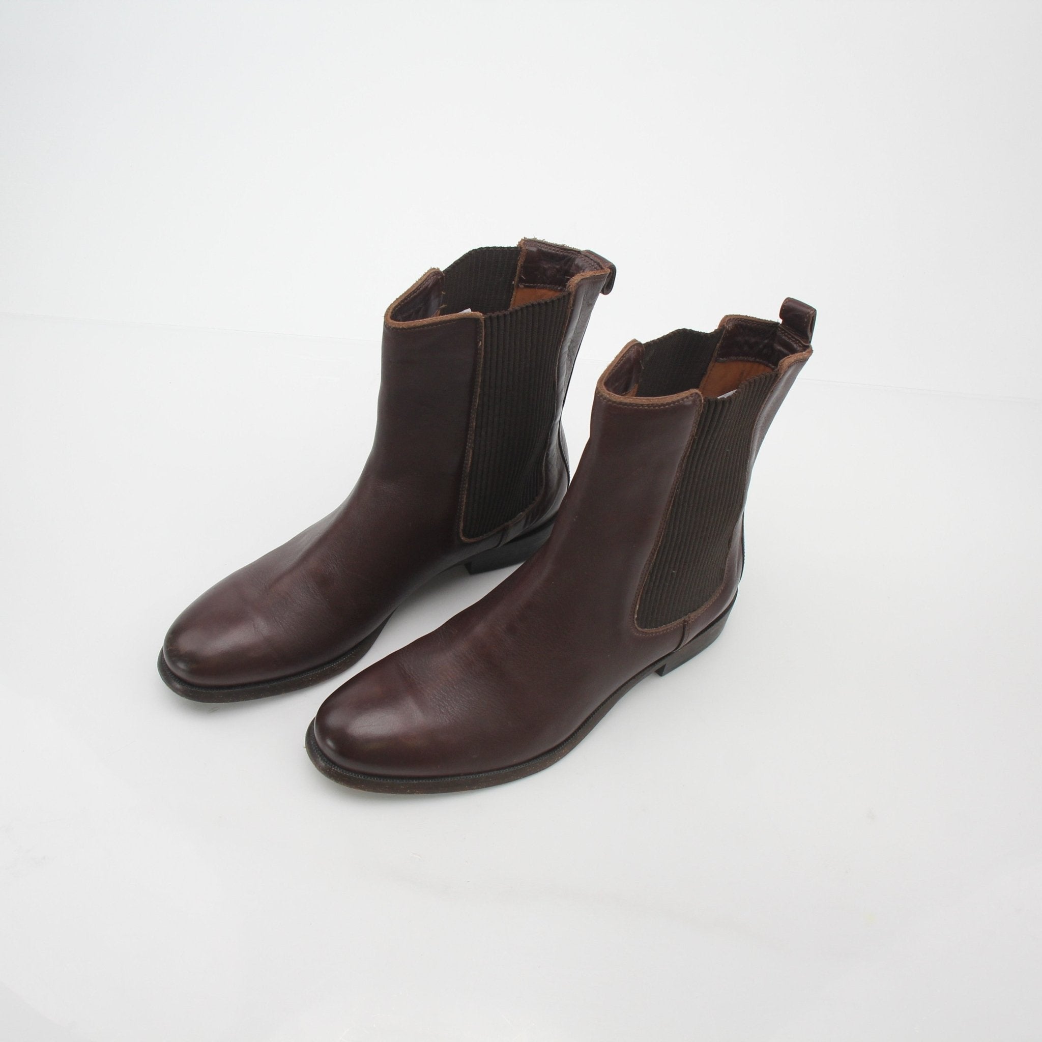 Gold & Beyond dark brown leather Chelsea boots with elastic side panels and sleek design, stylish shoes for men.