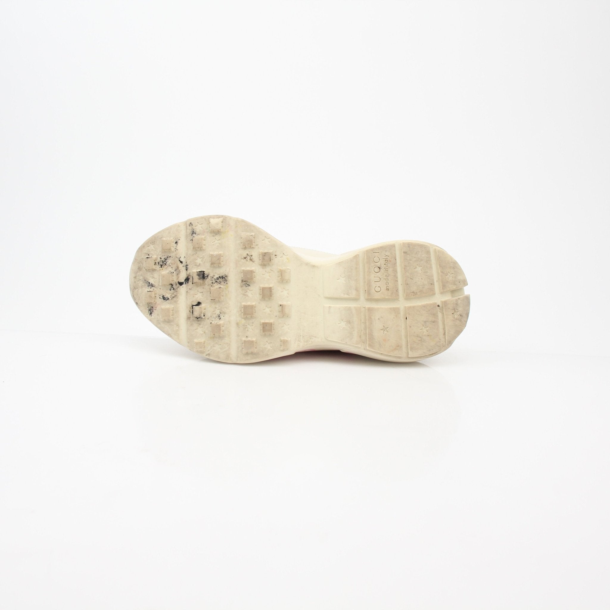 Gucci Ivory Rhyton Lemon low-top sneakers with gold accents, casual shoes for men, made by Gold & Beyond.