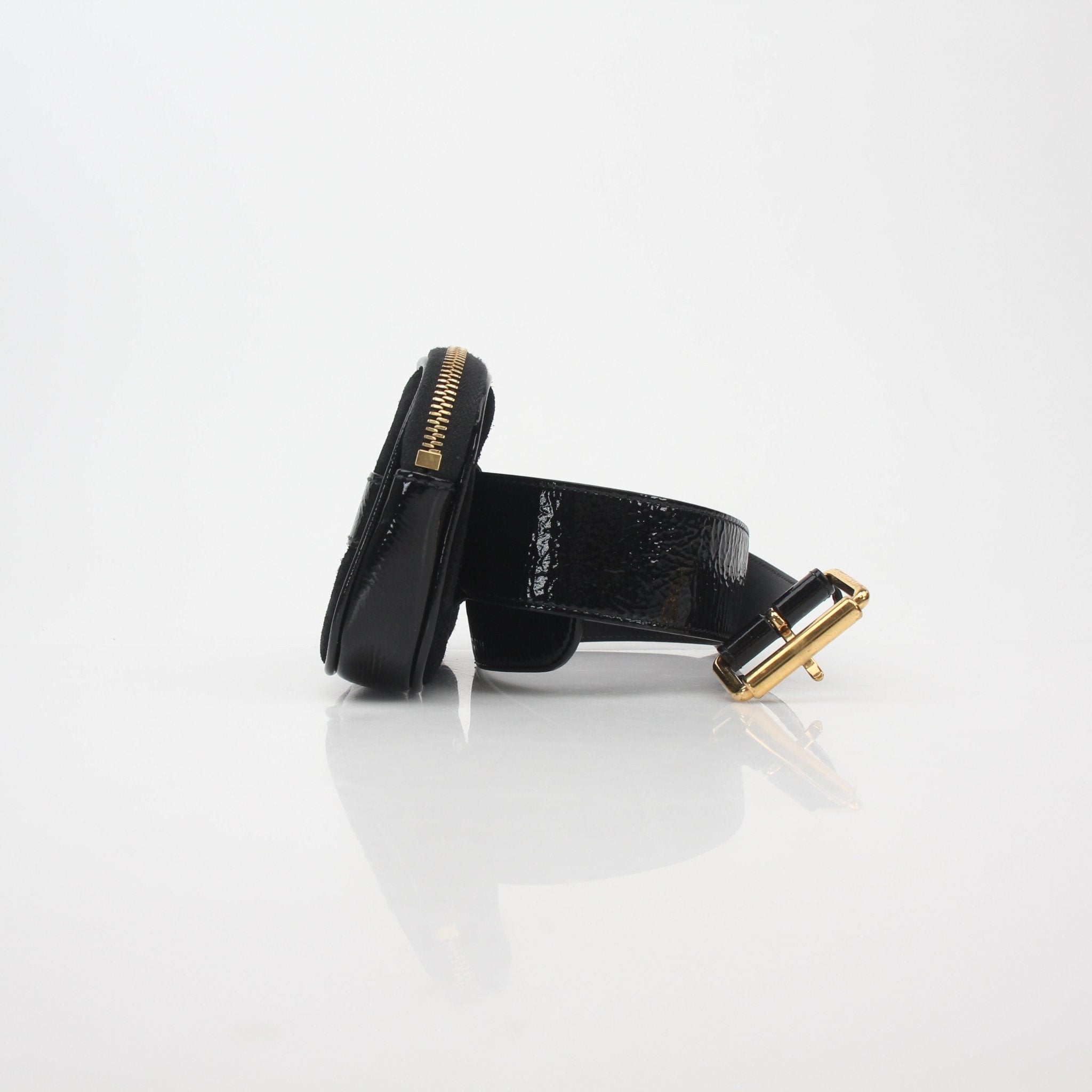 Gucci Black Ophidia Mini Belt Bag, a stylish handbag with signature design, featuring a compact shape and gold hardware.