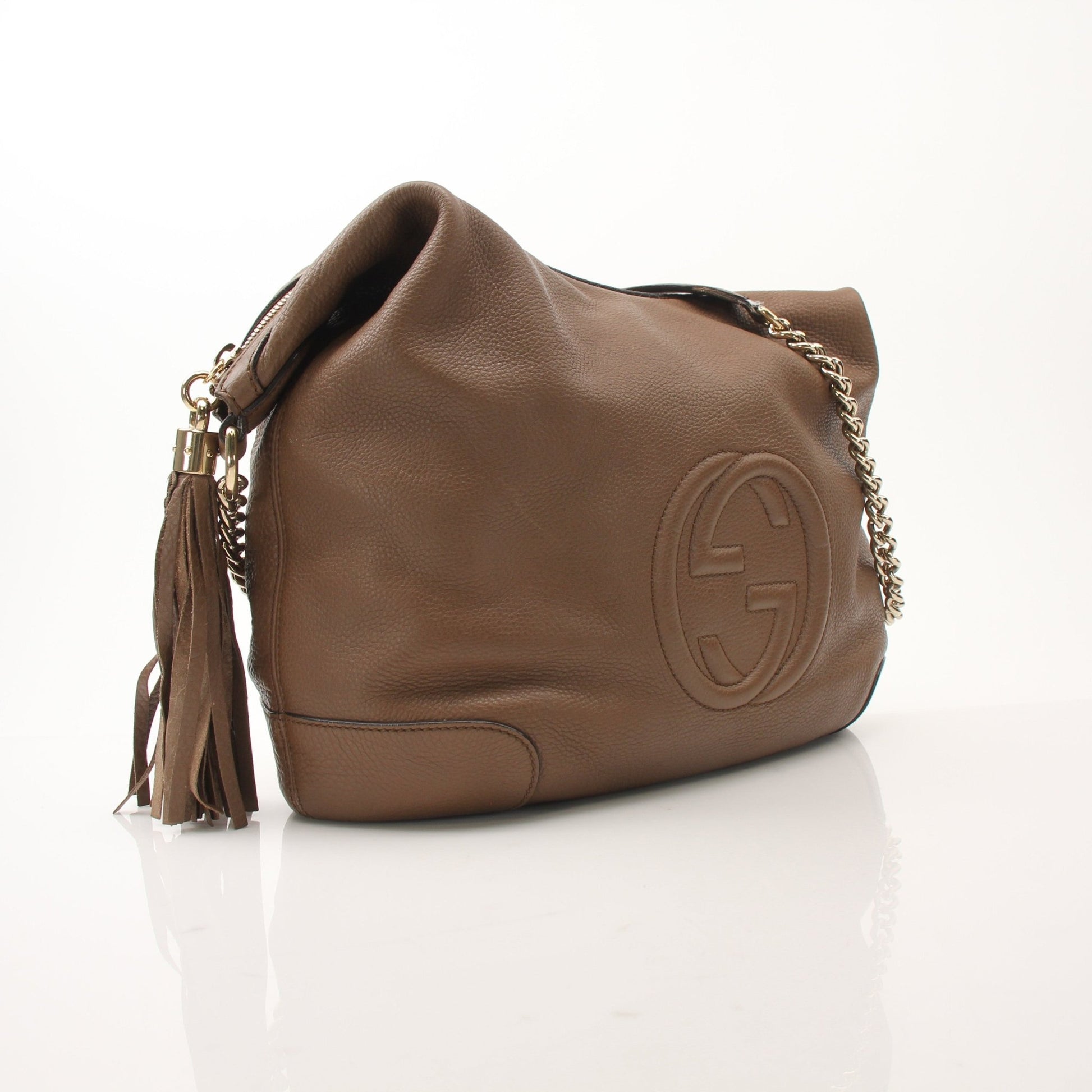 Gold & Beyond Gucci Soho Chain Shoulder Bag, stylish handbag with gold chain strap and classic design, displayed on a neutral background.
