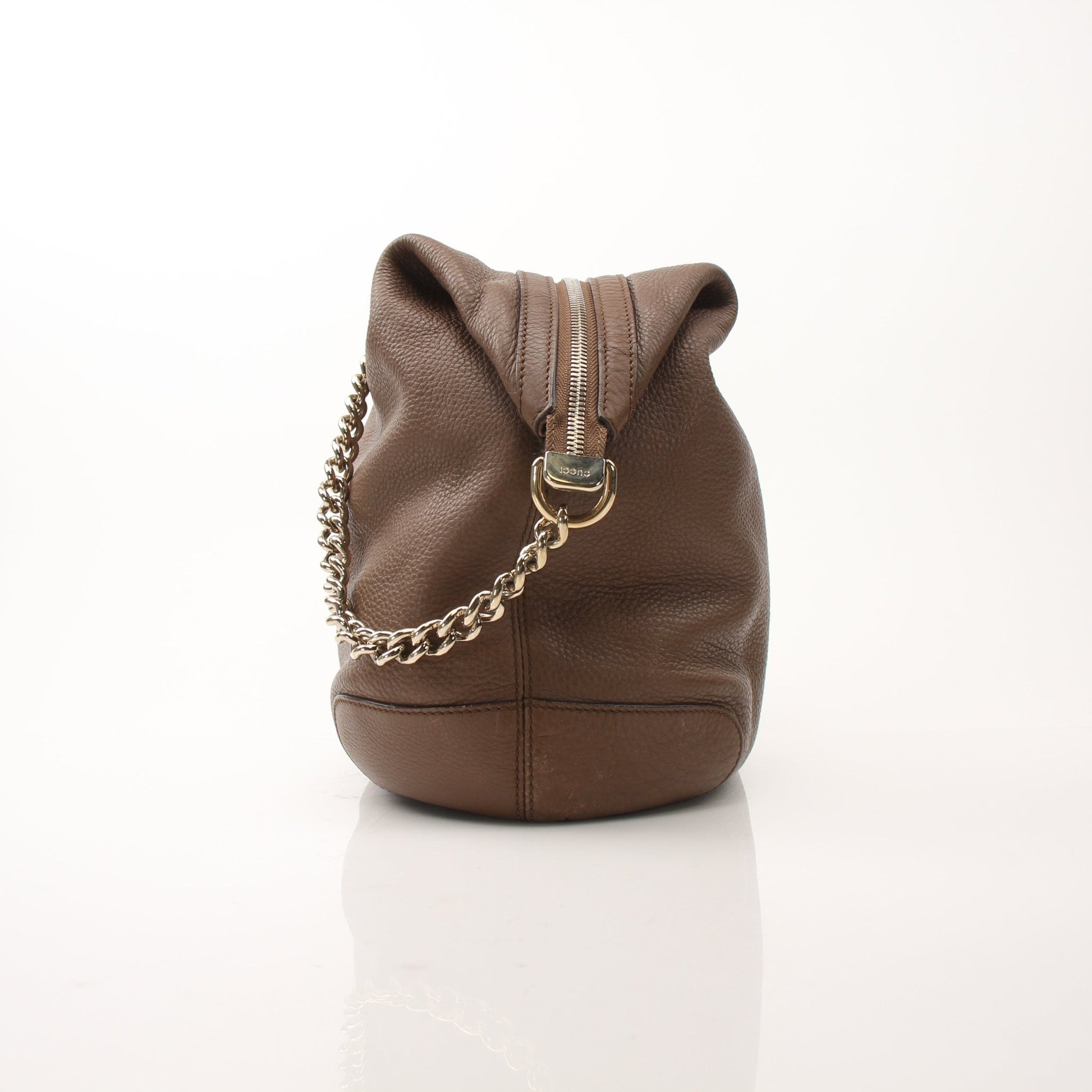 Gold & Beyond Gucci Soho Chain Shoulder Bag handbag with gold chain strap and beige leather exterior.