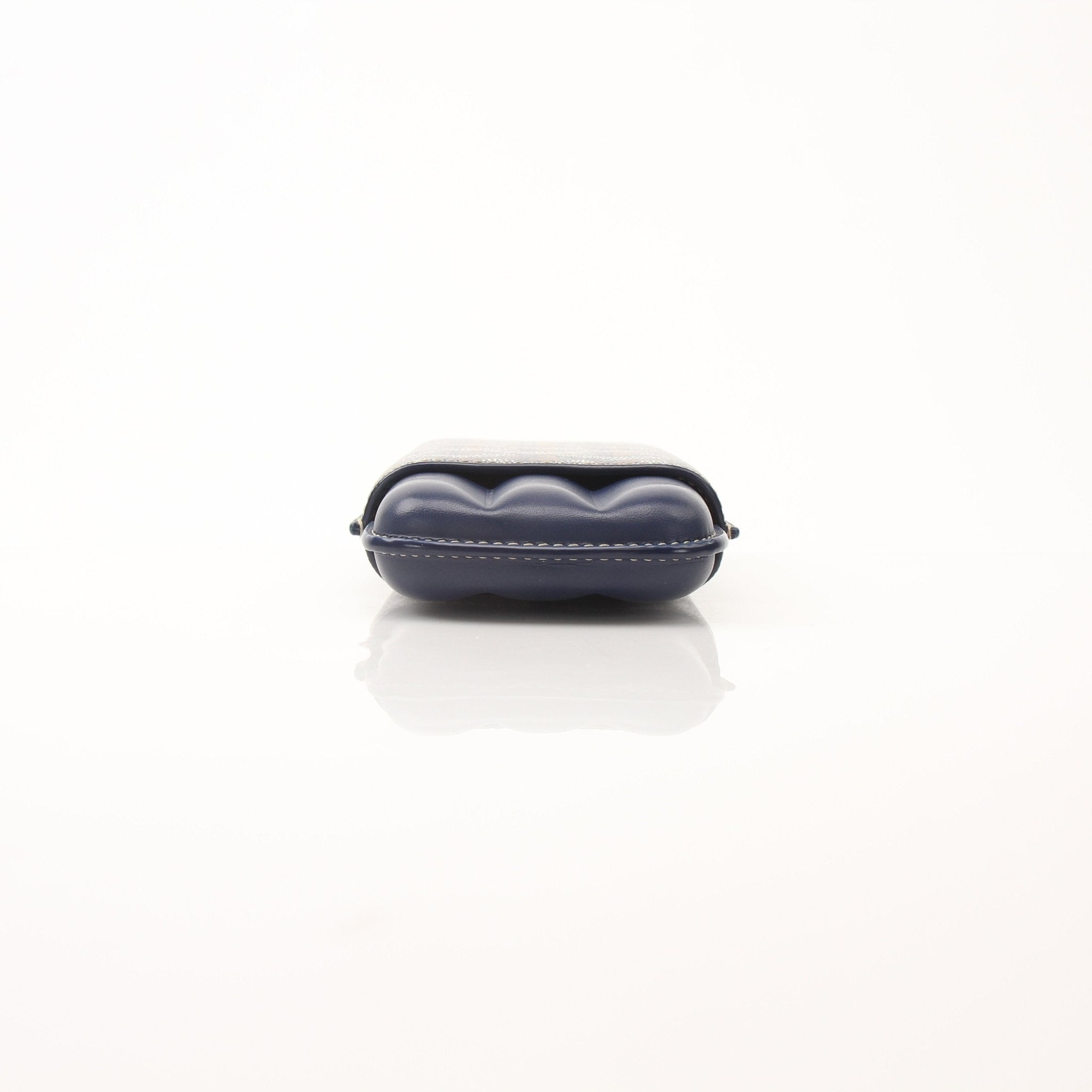 Goyard Churchill Navy Goyardine small cigar case with gold accents, designed as a stylish accessory for cigar storage.