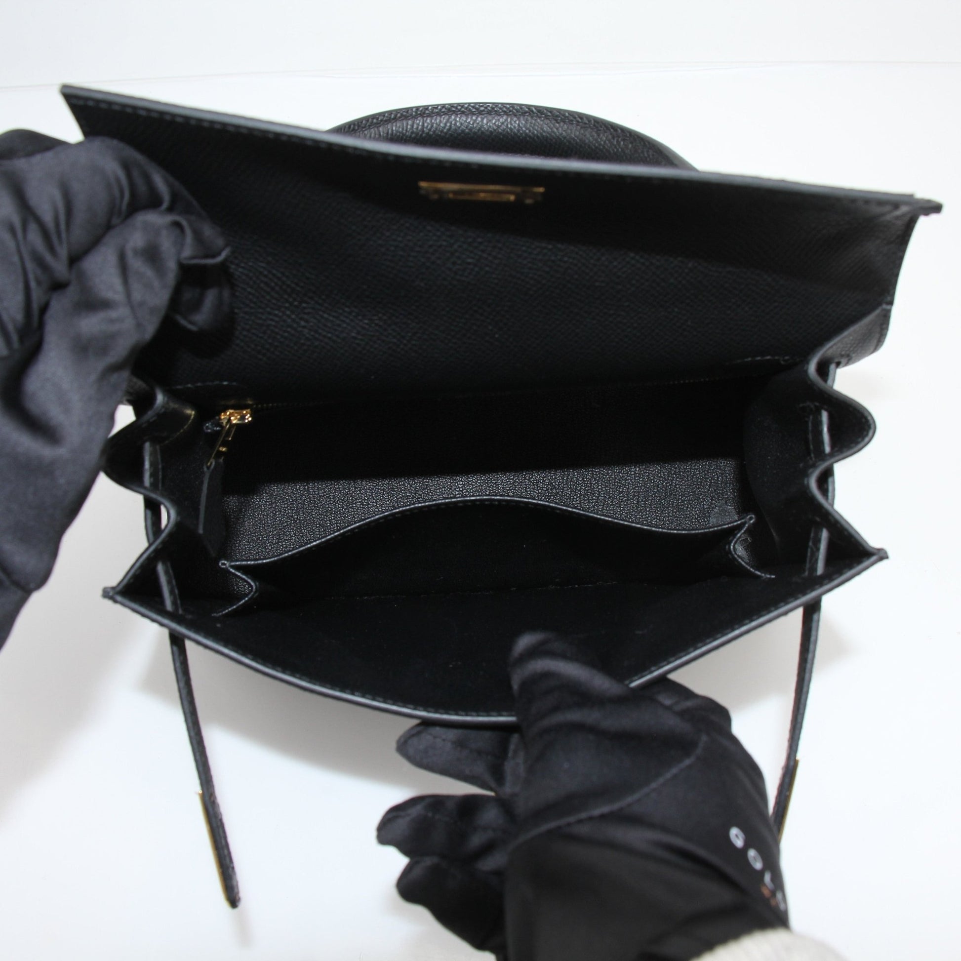 Hermès Kelly 25 Sellier handbag by Gold & Beyond, showcasing luxurious leather craftsmanship and elegant design.