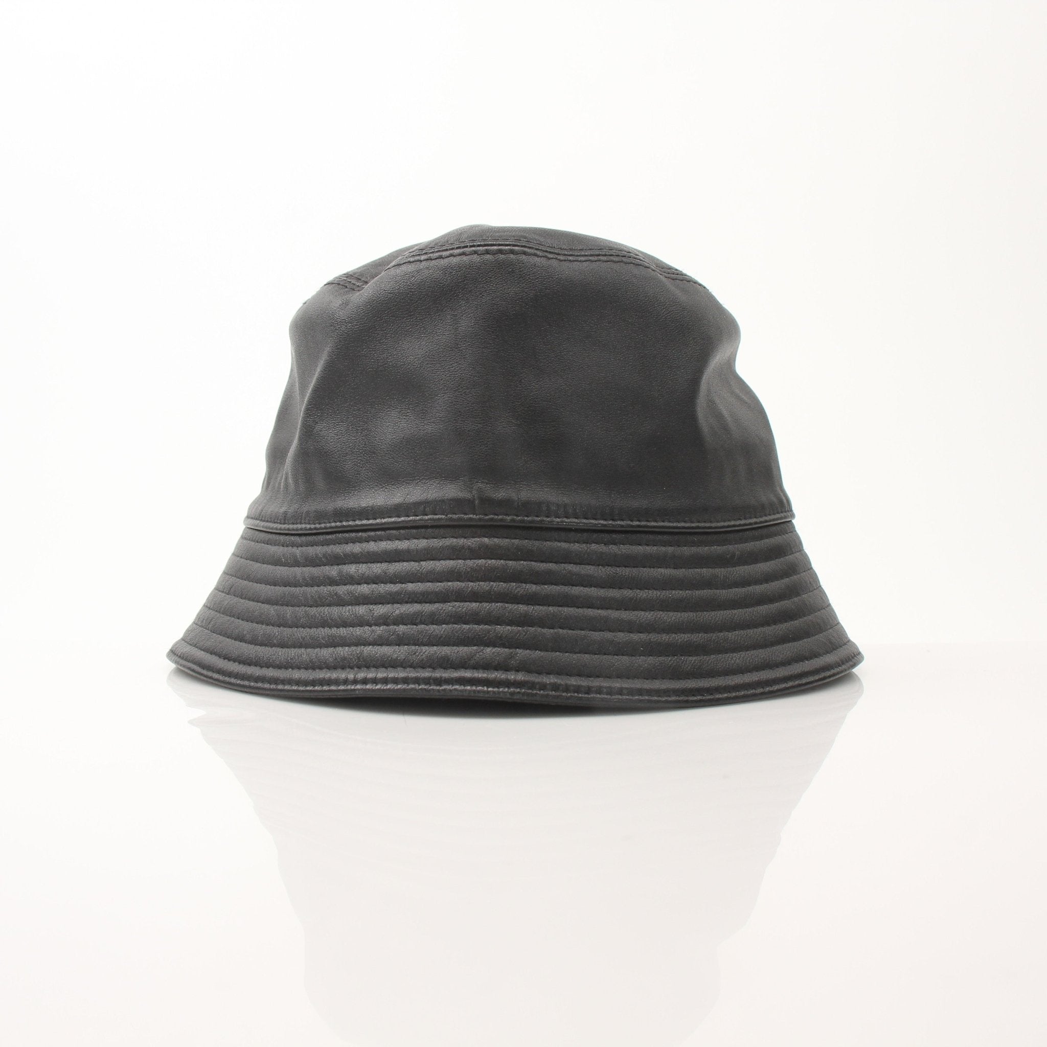 Prada black nappa leather bucket hat, stylish accessories with a smooth leather finish and wide brim for a modern look.