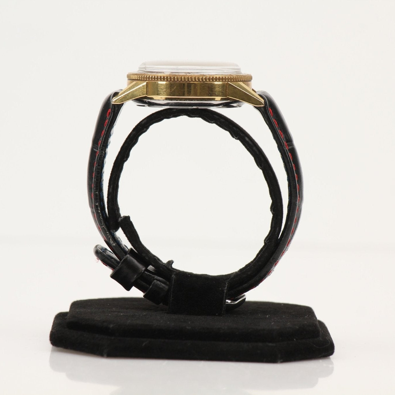 Gold & Beyond Jardur WW2 Chronograph watch with black dial, stainless steel case, and vintage military design.