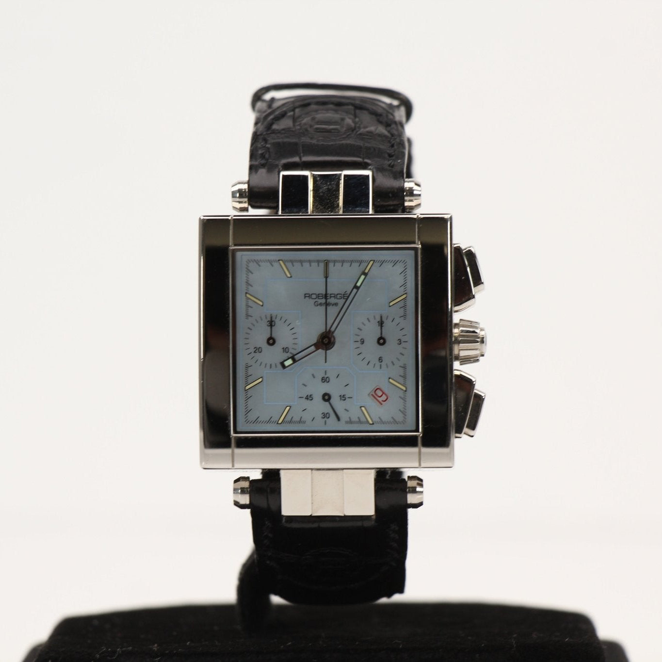 Gold & Beyond Roberge Genève Pégase chronograph watch with silver dial, black leather strap, and stainless steel case.