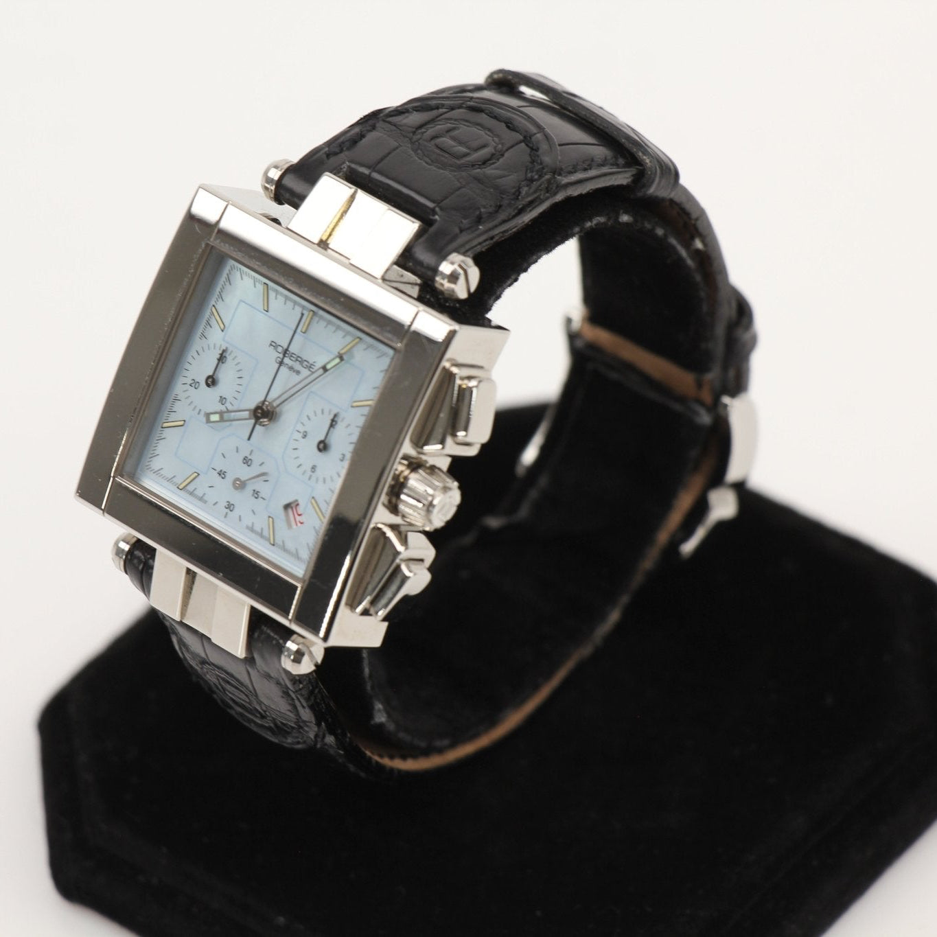 Gold & Beyond Roberge Genève Pégase chronograph watch with silver dial, black leather strap, and stainless steel case.