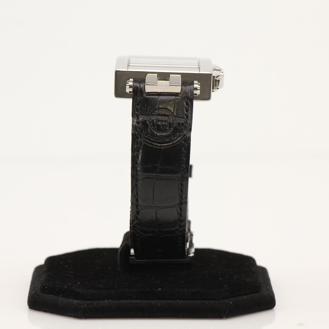 Gold & Beyond Roberge Genève Pégase Chronograph watch with black dial, silver case, and leather strap showing time and chronograph features.