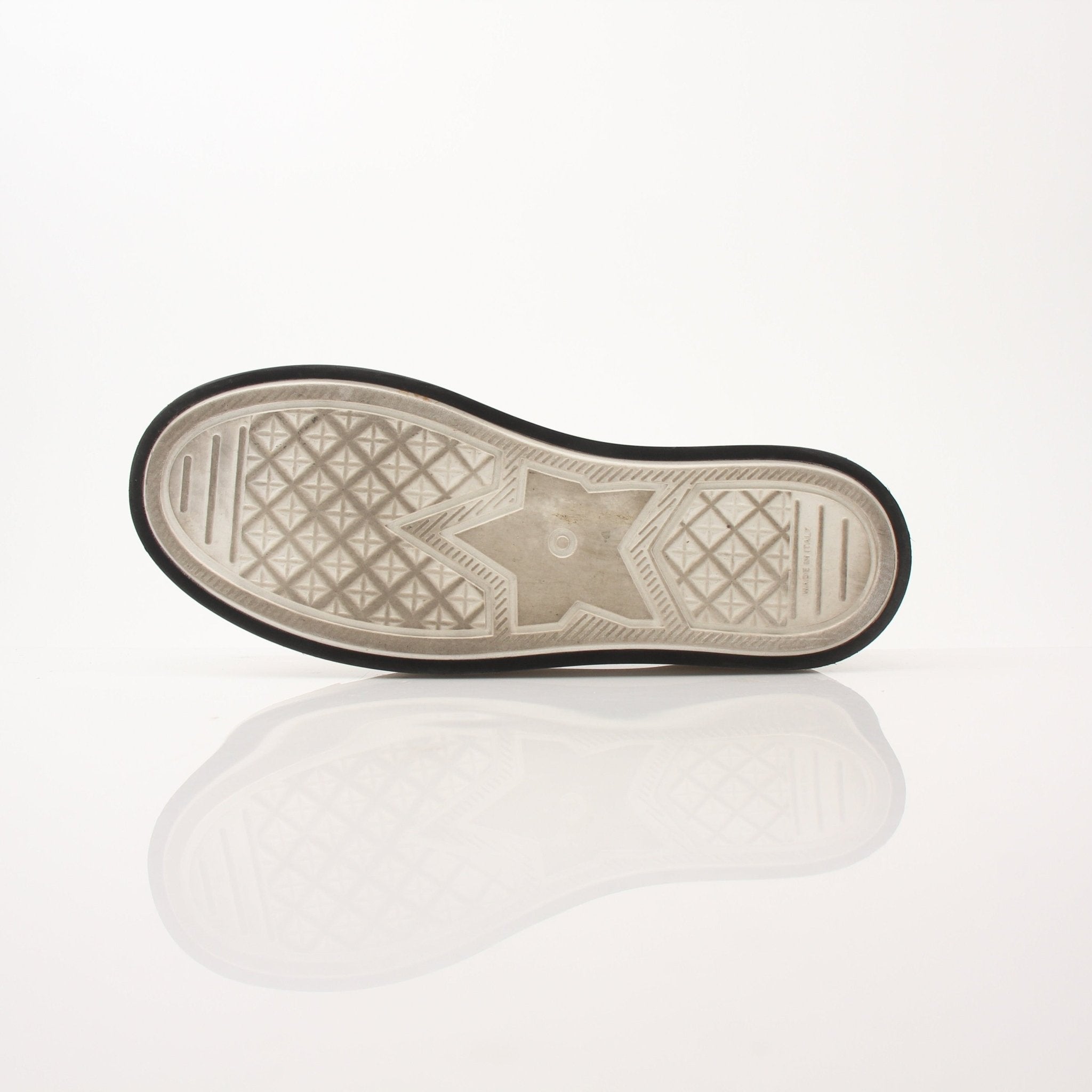 Christian Dior Walk’n’Dior platform sneakers in white with gold accents, featuring chunky soles and stylish design.