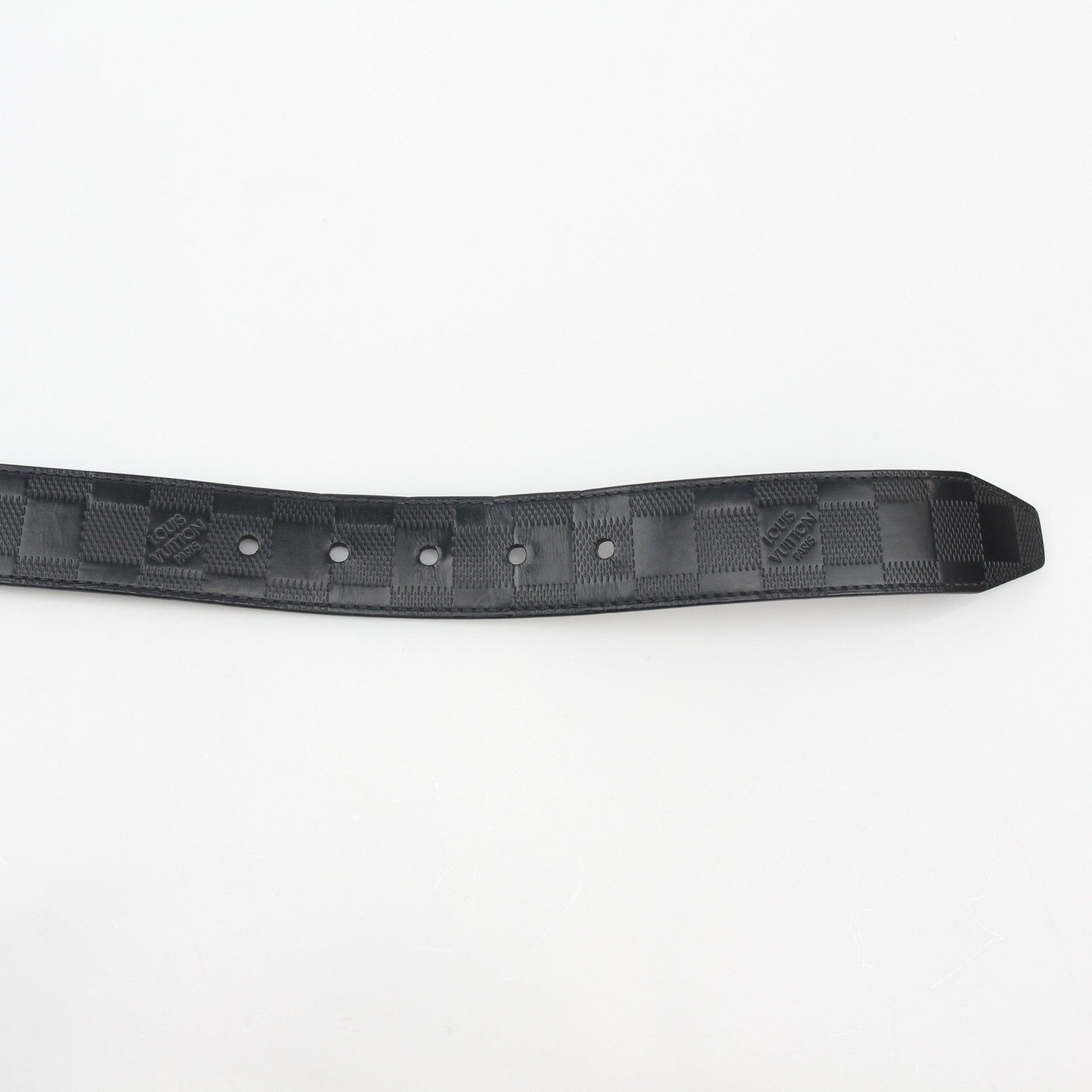 Louis Vuitton Damier Infini Ceinture Boston belt in black with gold hardware, showcasing the signature checkered pattern and stylish design.