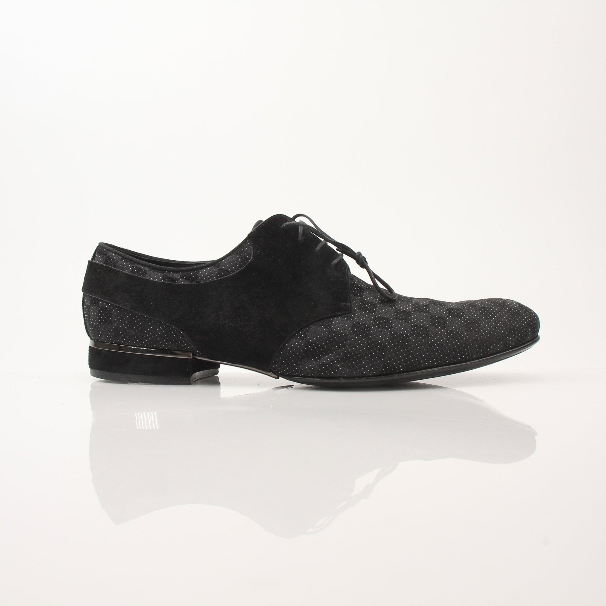 Louis Vuitton men's textured fabric derby shoes with brown leather accents, classic lace-up design, displayed on a neutral background.