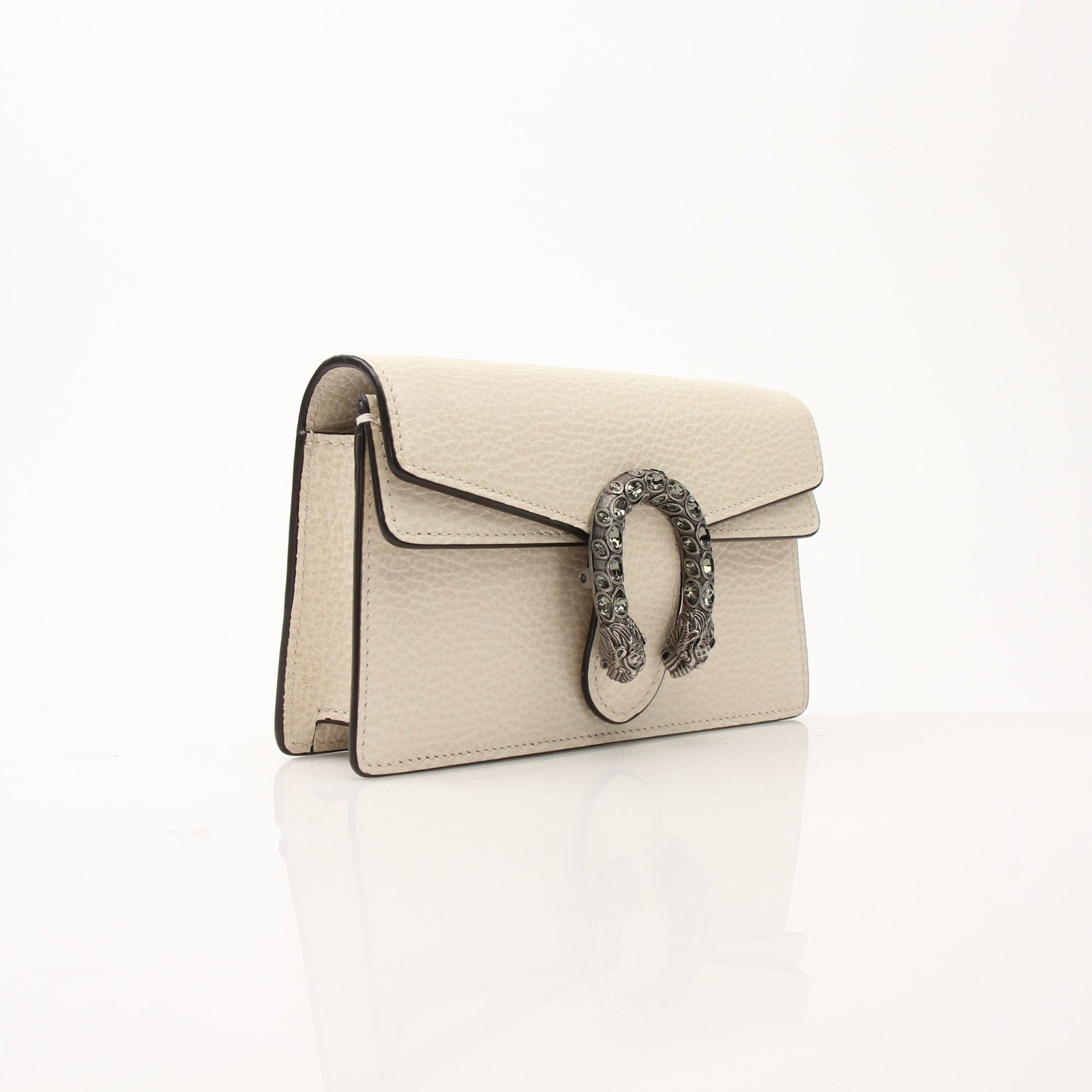 Gucci Super Mini Dionysus shoulder handbag with gold hardware and signature tiger head clasp, compact and stylish design.