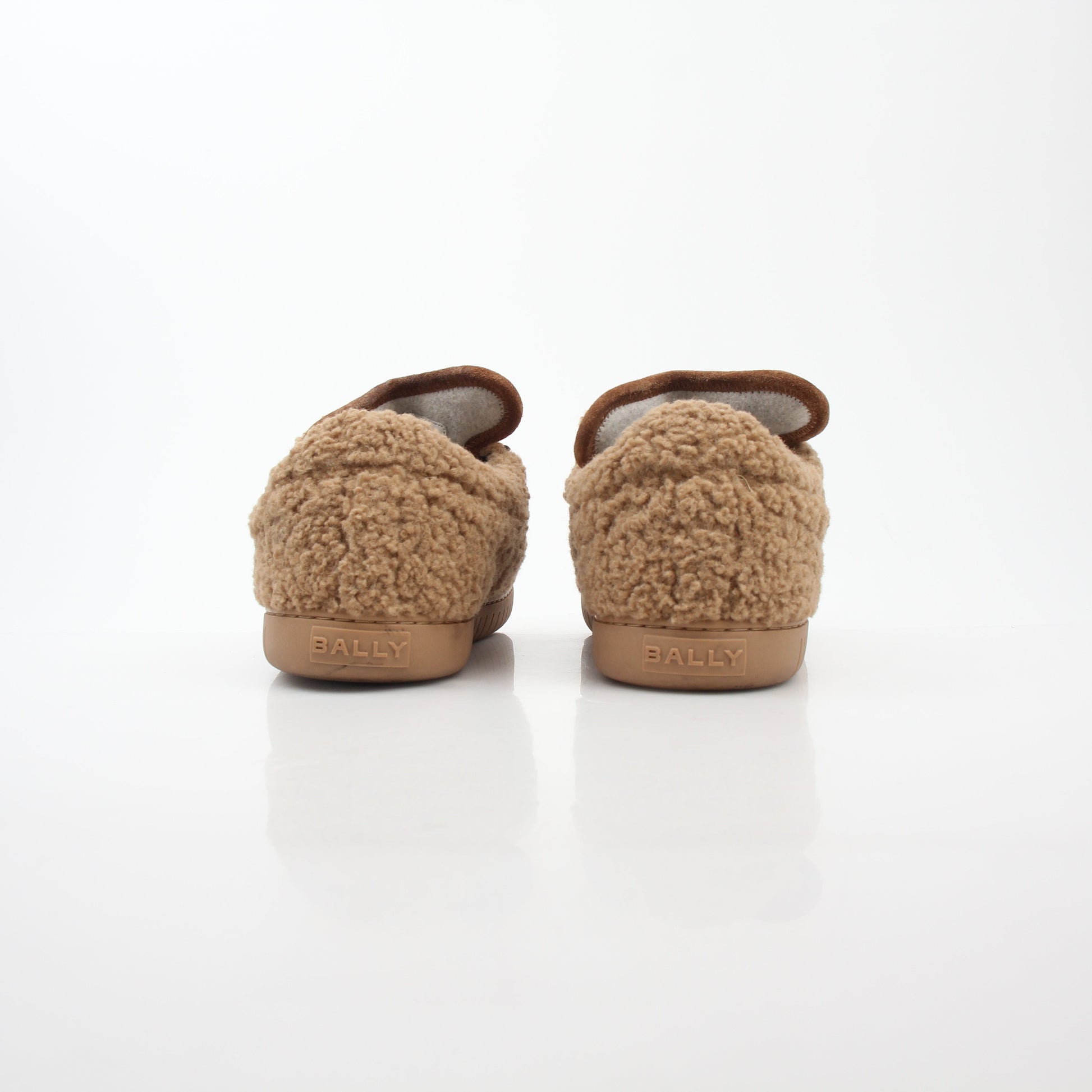 Gold & Beyond Bally beige teddy shearling low-top sneakers, cozy and stylish shoes with plush shearling details.