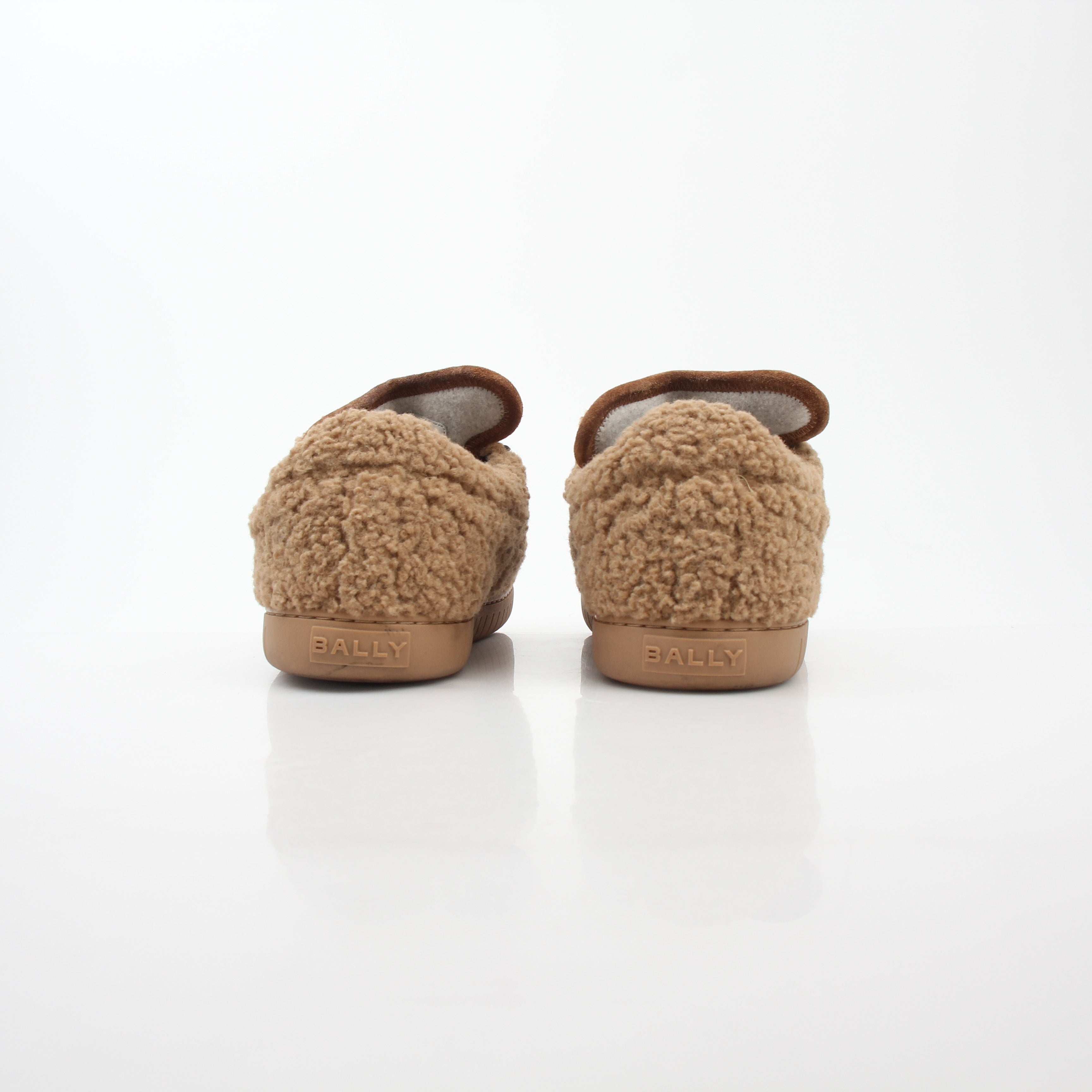 Gold & Beyond Bally beige teddy shearling low-top sneakers, cozy and stylish shoes with plush shearling details.
