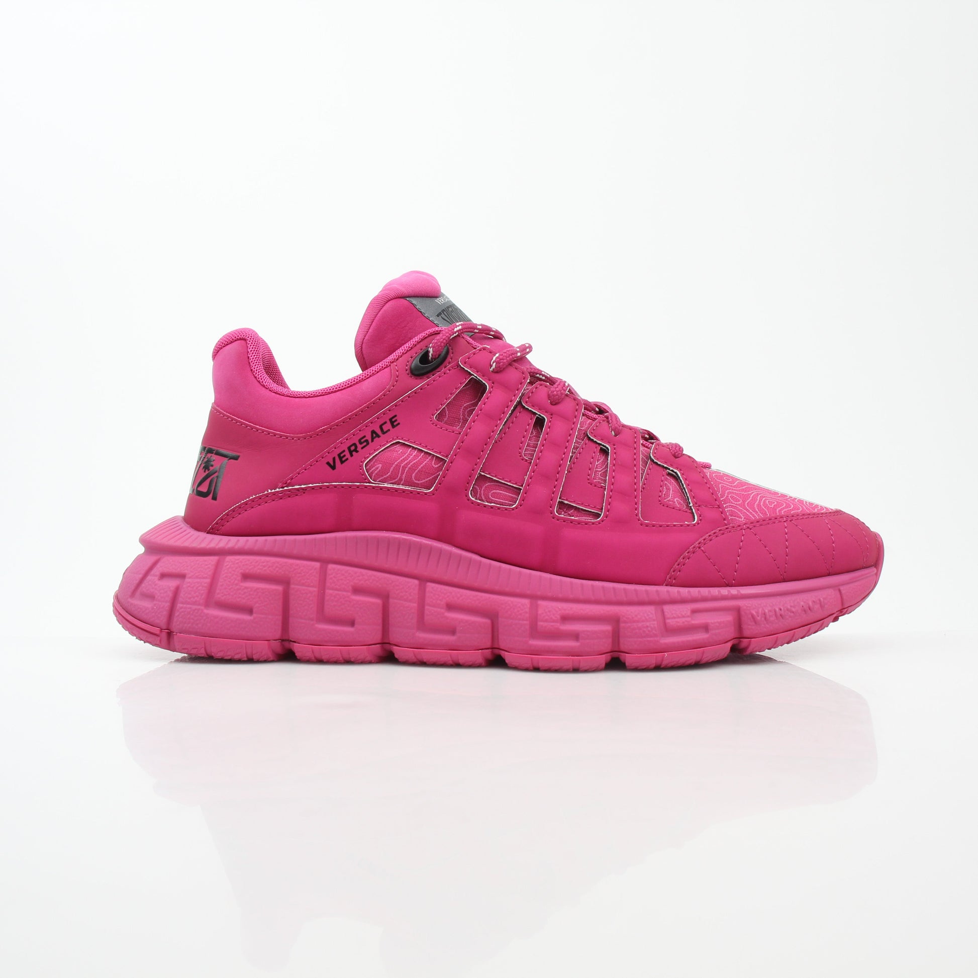 Gold & Beyond Versace Pink Trigreca low-top sneakers with stylish design and comfortable sneakers for everyday wear.
