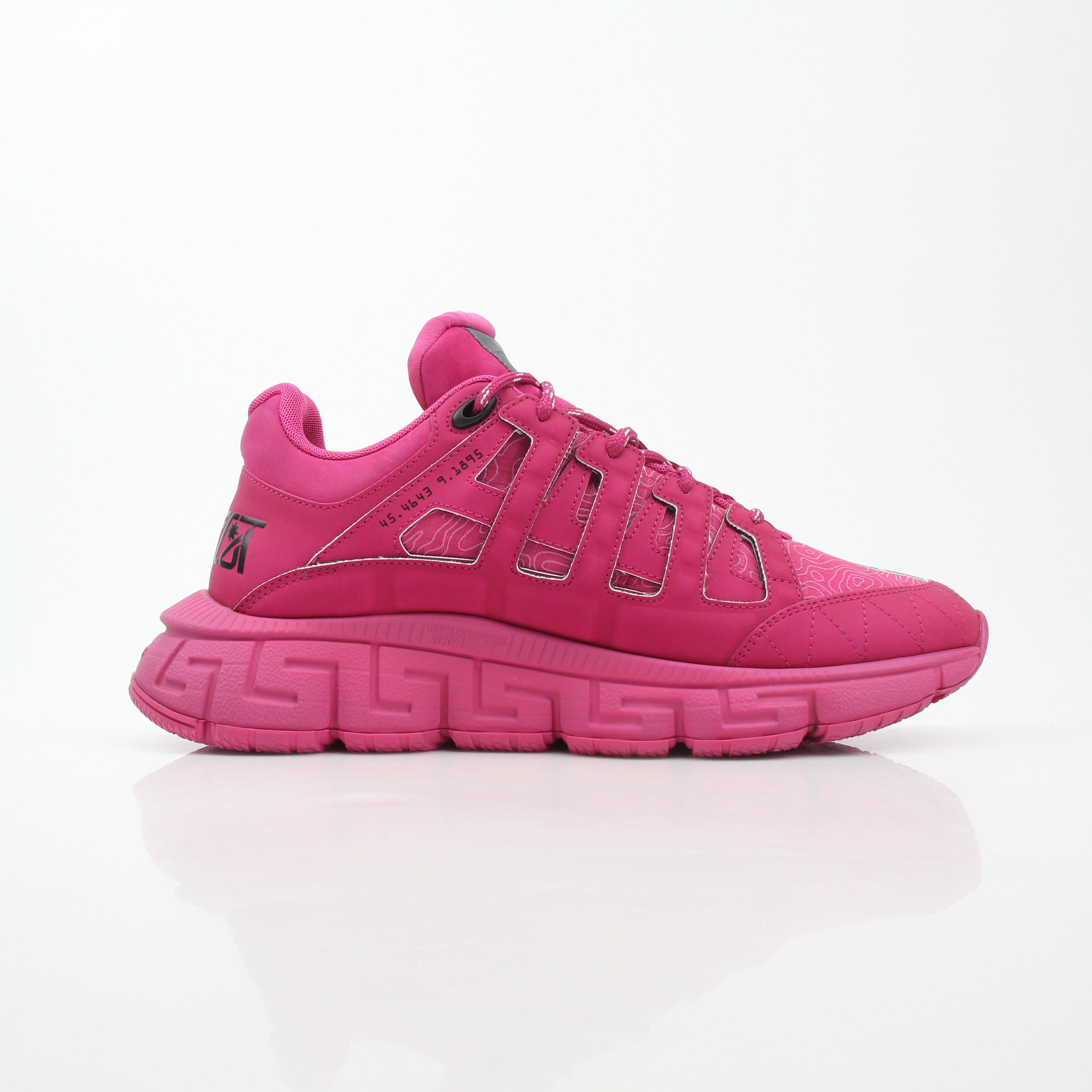 Gold & Beyond Versace Pink Trigreca low-top sneakers with stylish design and comfortable fit, featuring vibrant pink color.