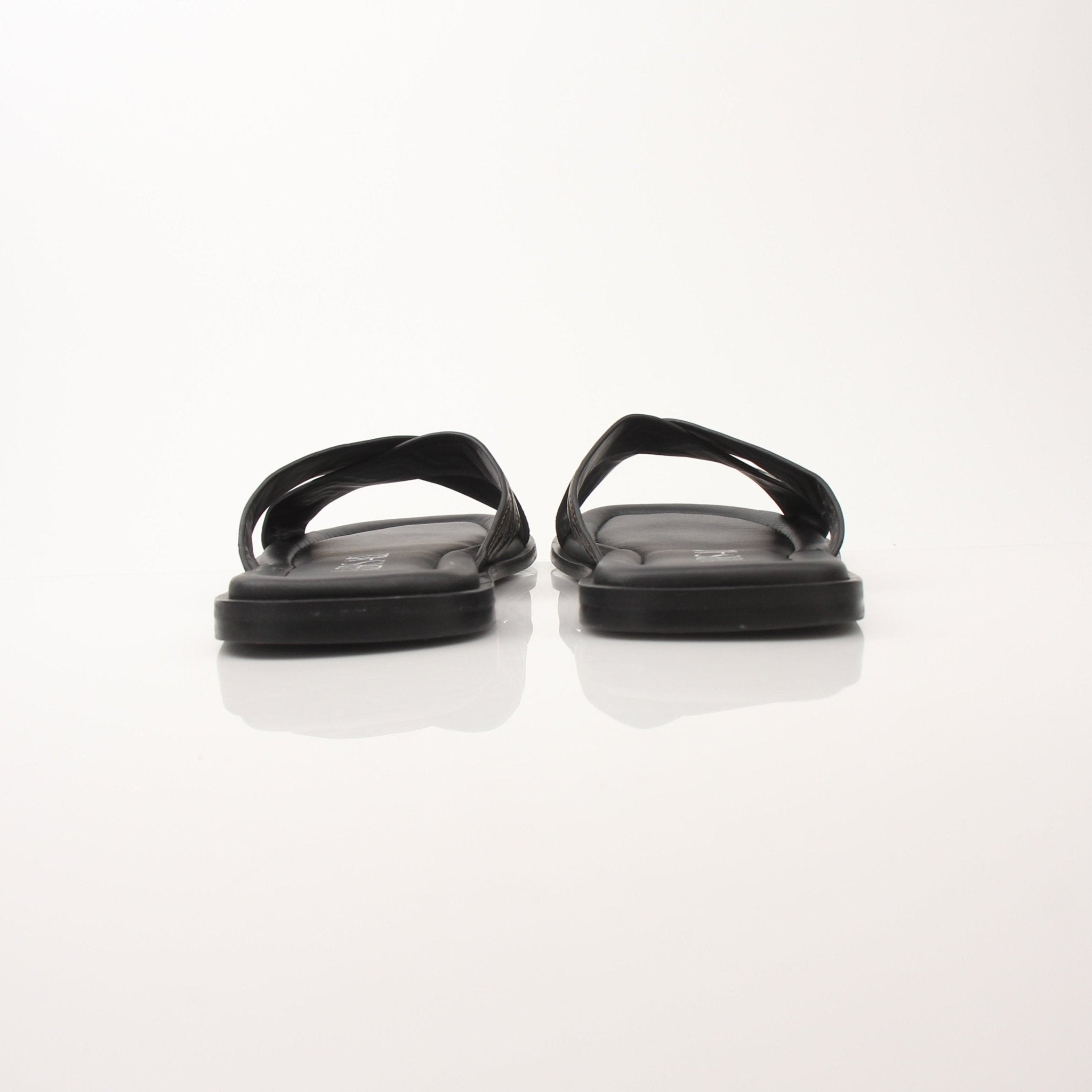 Gold & Beyond Versace men's Greca sandals, stylish leather shoes with iconic Greek key design and open-toe style.