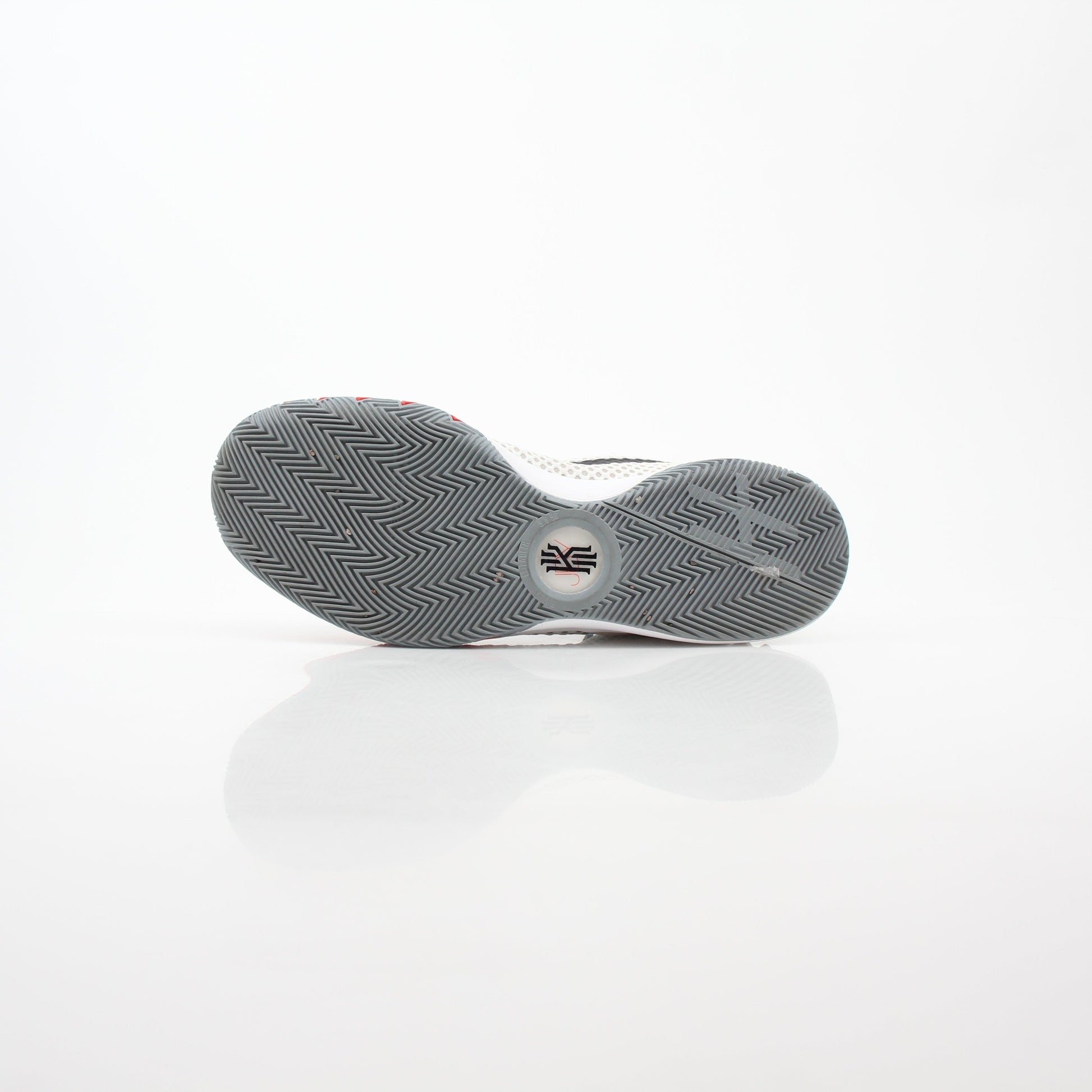 Nike Kyrie 1 Dream White basketball shoes with white and black accents, designed for performance and style.
