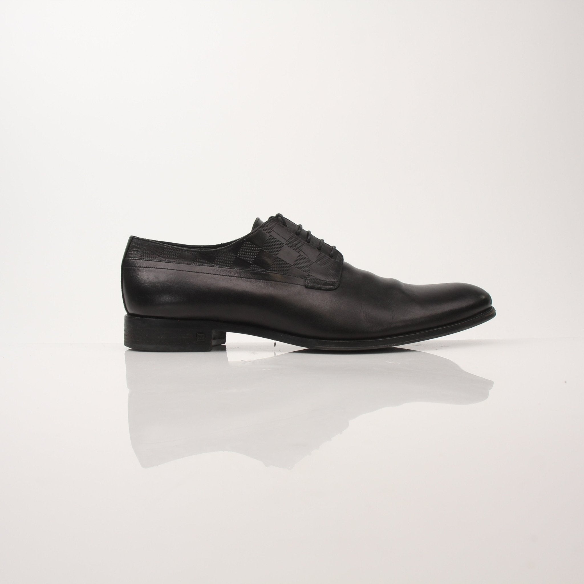 Louis Vuitton Men’s Haussmann Derby Shoes by Gold & Beyond, showcasing classic leather dress shoes with polished finish.