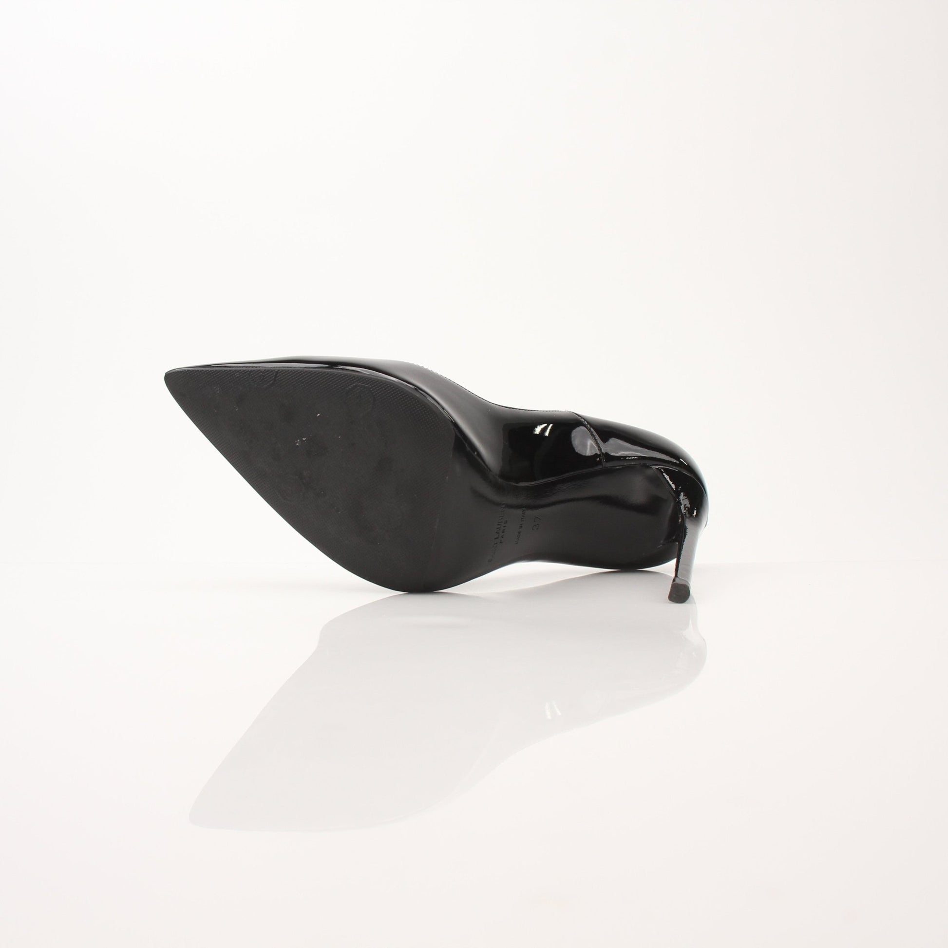 Gold & Beyond Saint Laurent women’s Anja pumps in black leather, stylish high heels with pointed toes and elegant design.