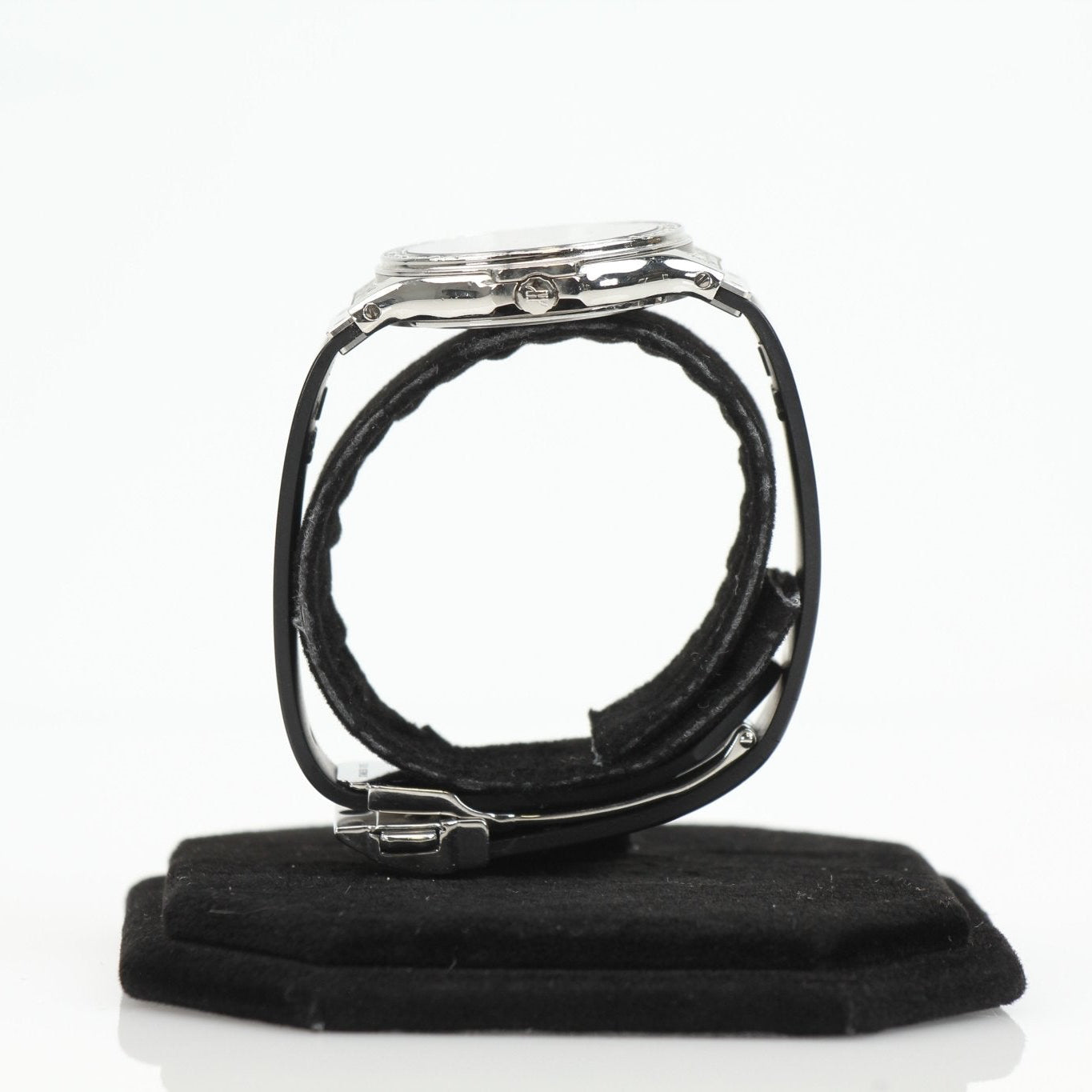 Hublot Classic Fusion GTS Diamond Watch with stainless steel case and diamond accents, showcasing luxury watch craftsmanship.