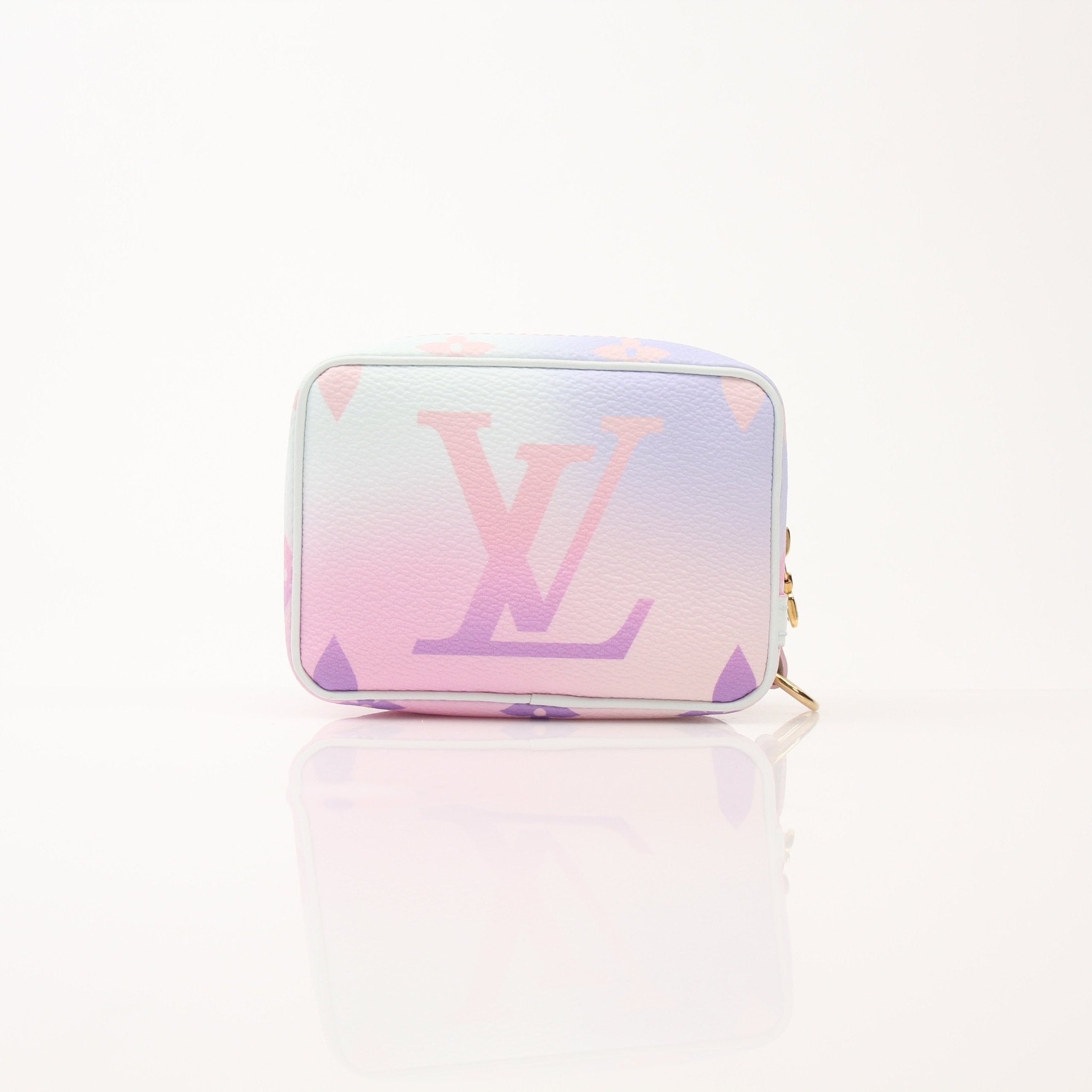 Louis Vuitton Sunrise Wapiti vanity case by Gold & Beyond, featuring luxurious design and detailed craftsmanship.