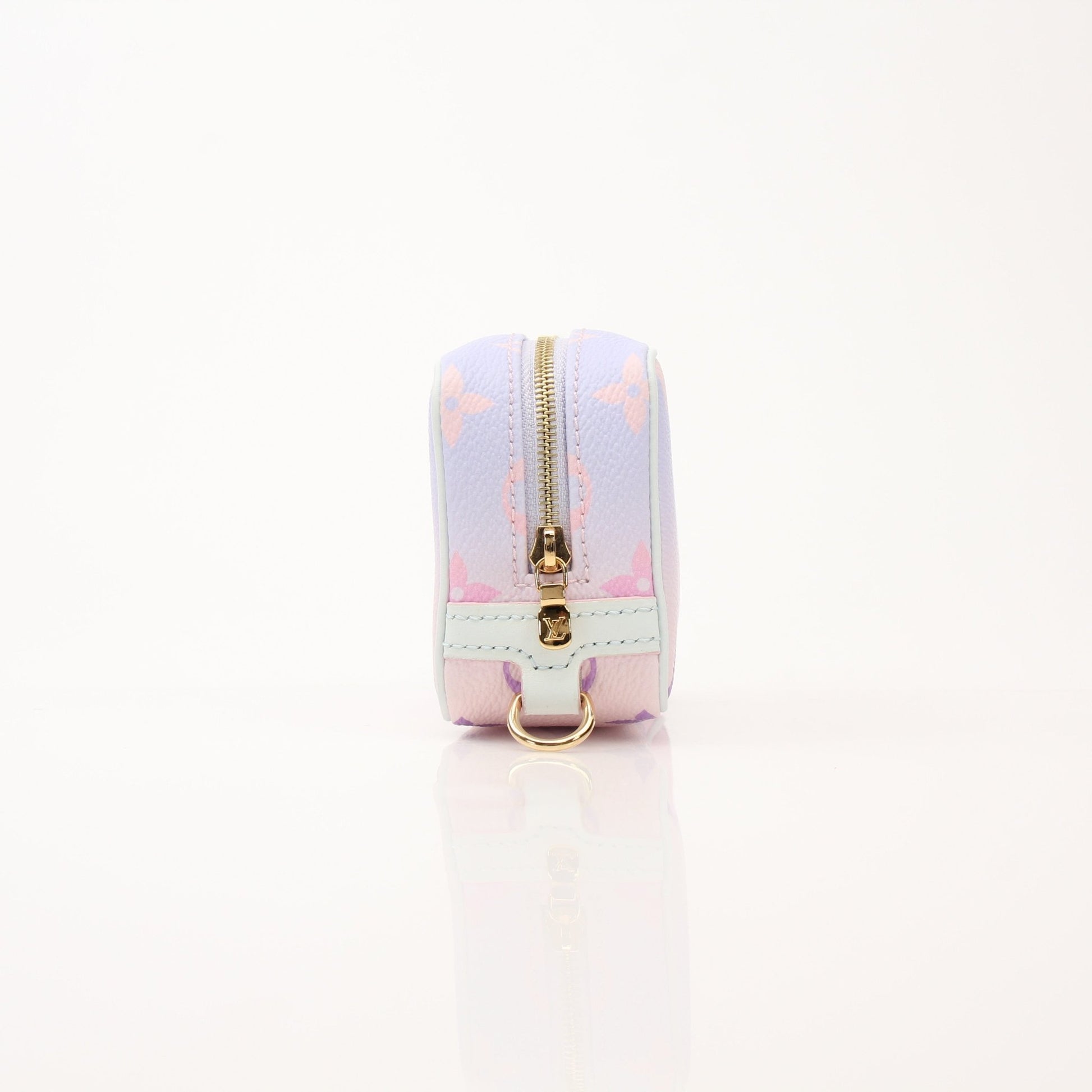 Louis Vuitton Sunrise Wapiti vanity case by Gold & Beyond, featuring a sleek design with Louis Vuitton branding and elegant detailing.