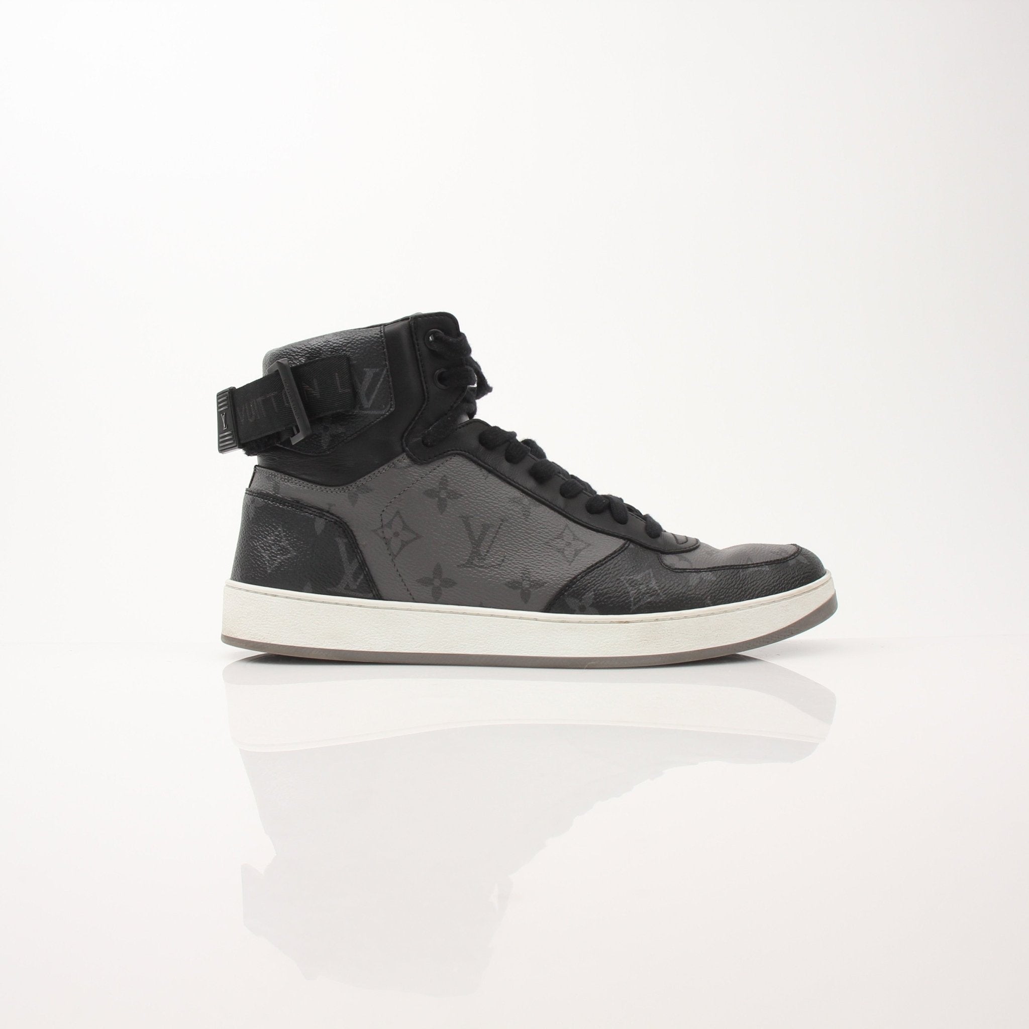 Louis Vuitton Rivoli Trainers by Gold & Beyond, stylish sneakers with Louis Vuitton branding and sleek design, front view.
