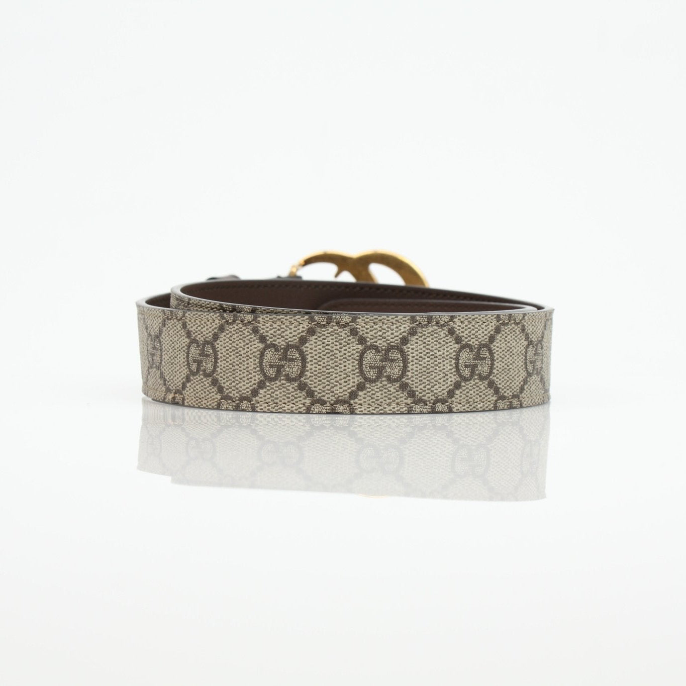 Gucci GG Supreme double G belt with leather strap and metal buckle, stylish accessories for men's or women's fashion.