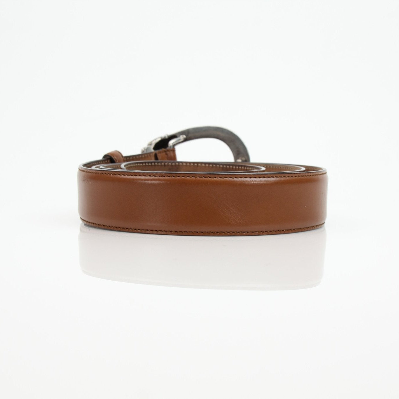 Brown Gucci Dionysus belt with gold-tone hardware, showcasing luxury accessories from Gold & Beyond.