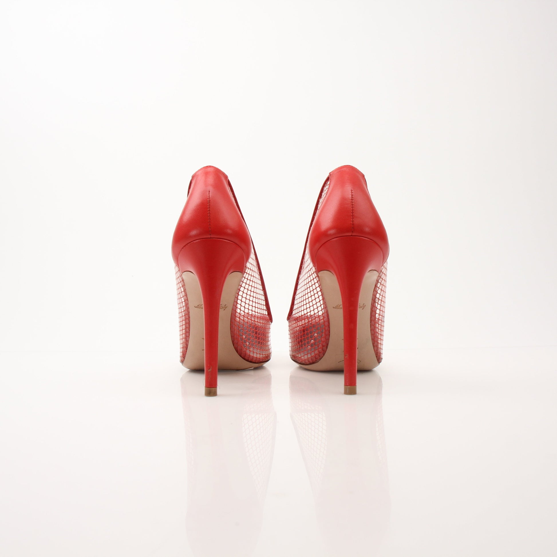 Gold & Beyond Louis Vuitton Women’s Urban Twist Pumps heels with sleek design and elegant details, perfect for stylish occasions.