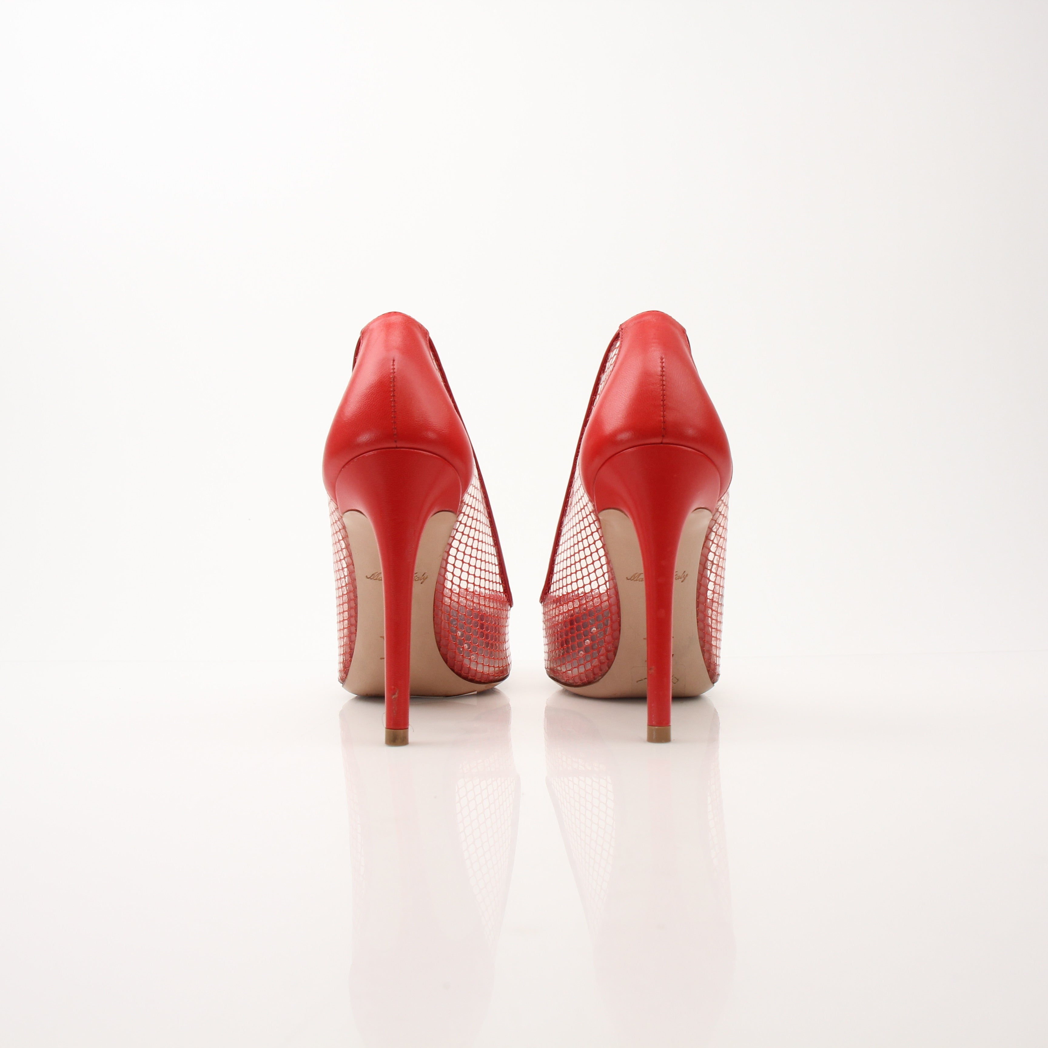 Gold & Beyond Louis Vuitton Women’s Urban Twist Pumps heels with sleek design and elegant details, perfect for stylish occasions.