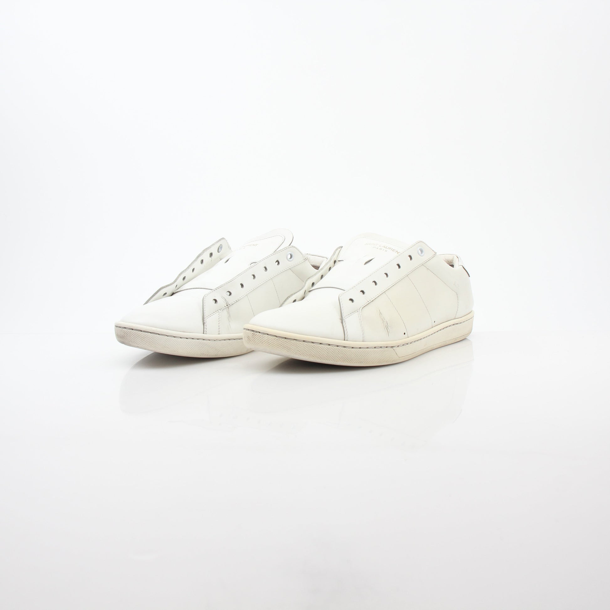 Gold & Beyond Saint Laurent White SL/06 Court Classic Sneakers, stylish white shoes with clean design and subtle branding.