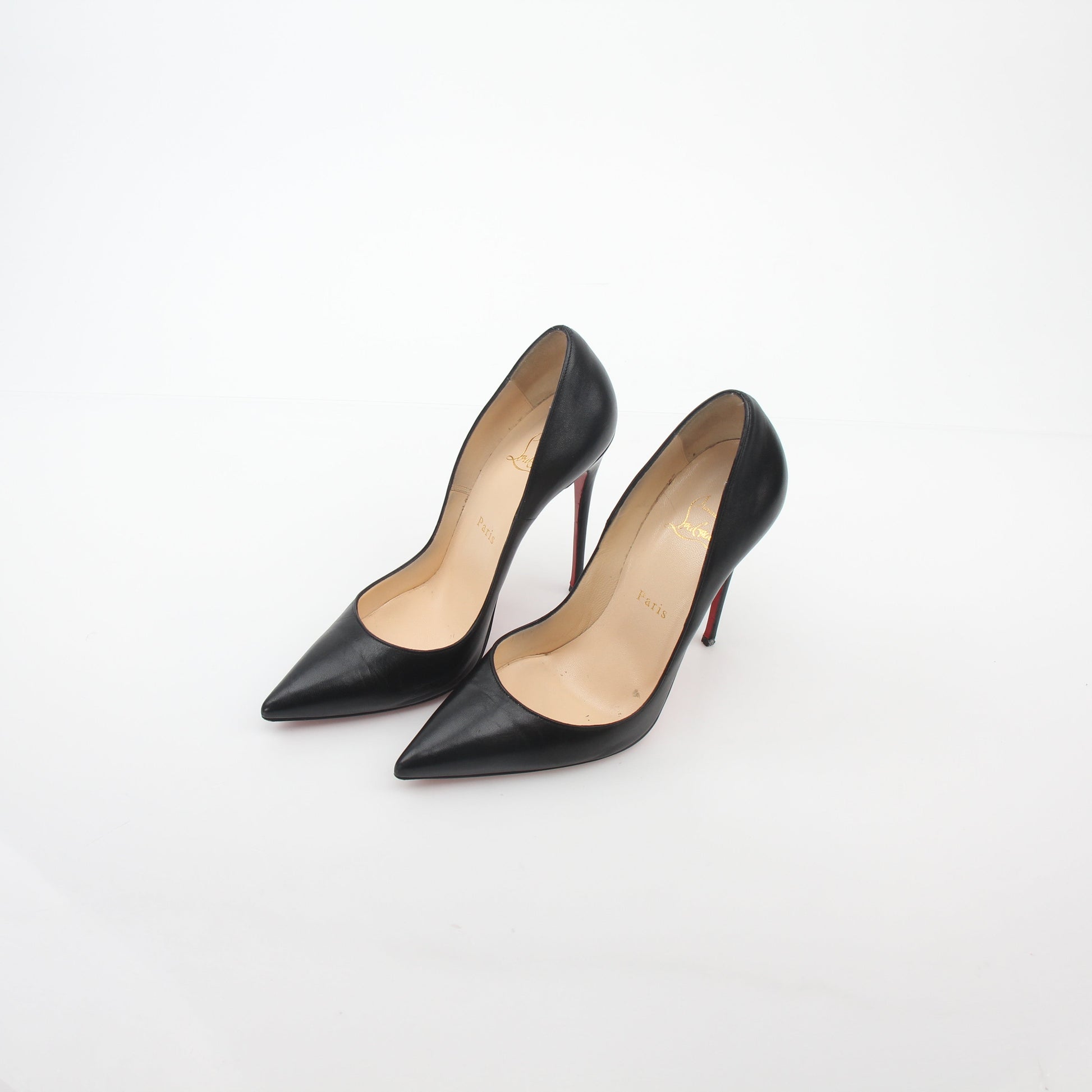 Black Christian Louboutin So Kate 120 nappa leather heels with pointed toes and stiletto heels, designed for elegant style.