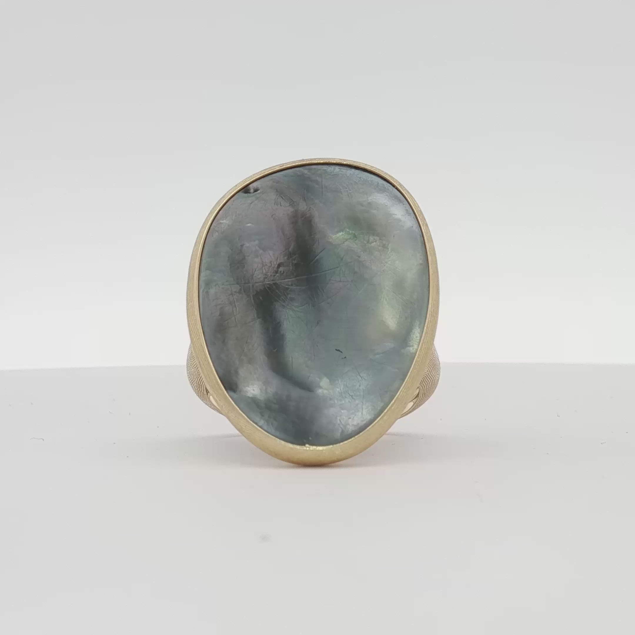 Load video: 18K Yellow Gold Marco Bicego Lunaria Black Mother of Pearl Ring