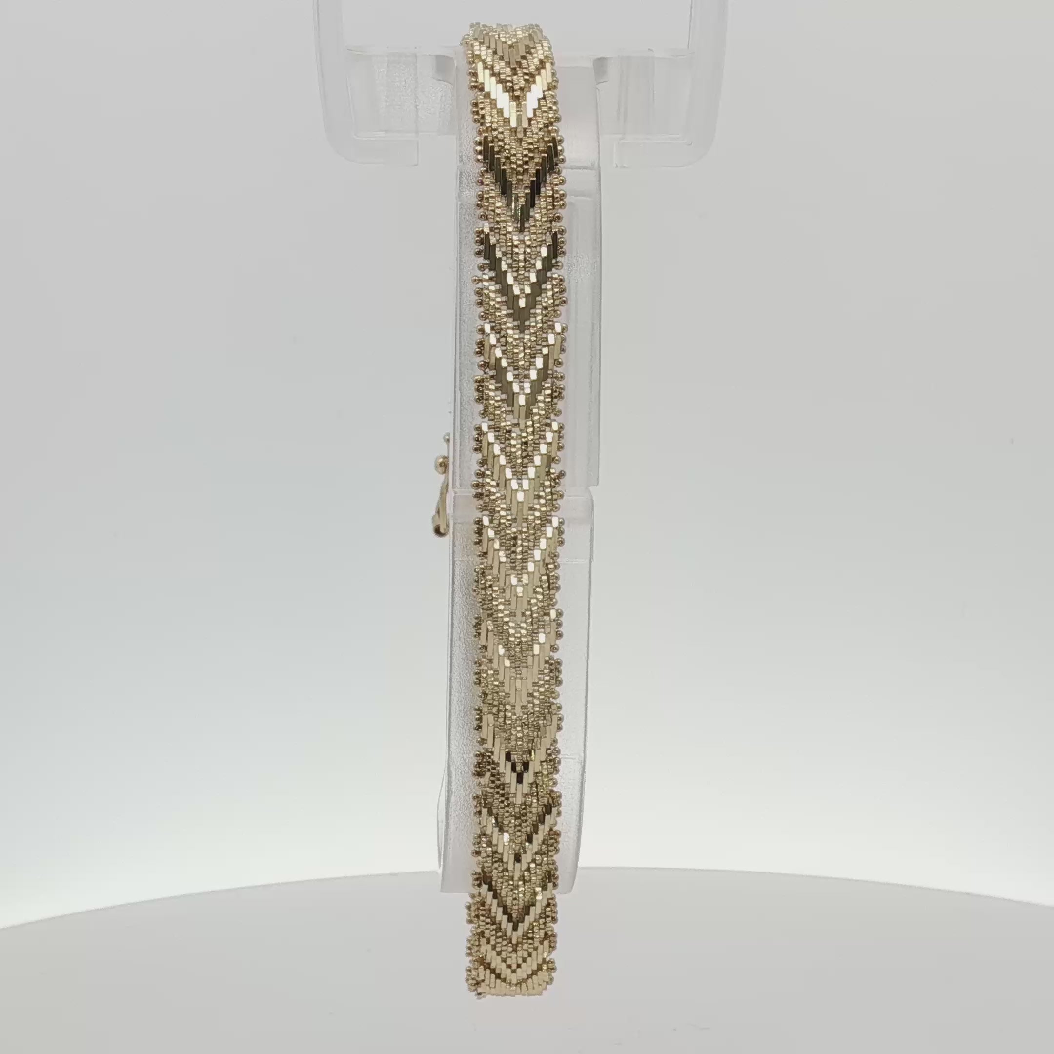 Load video: 14K Yellow Gold Textured Link Bracelet