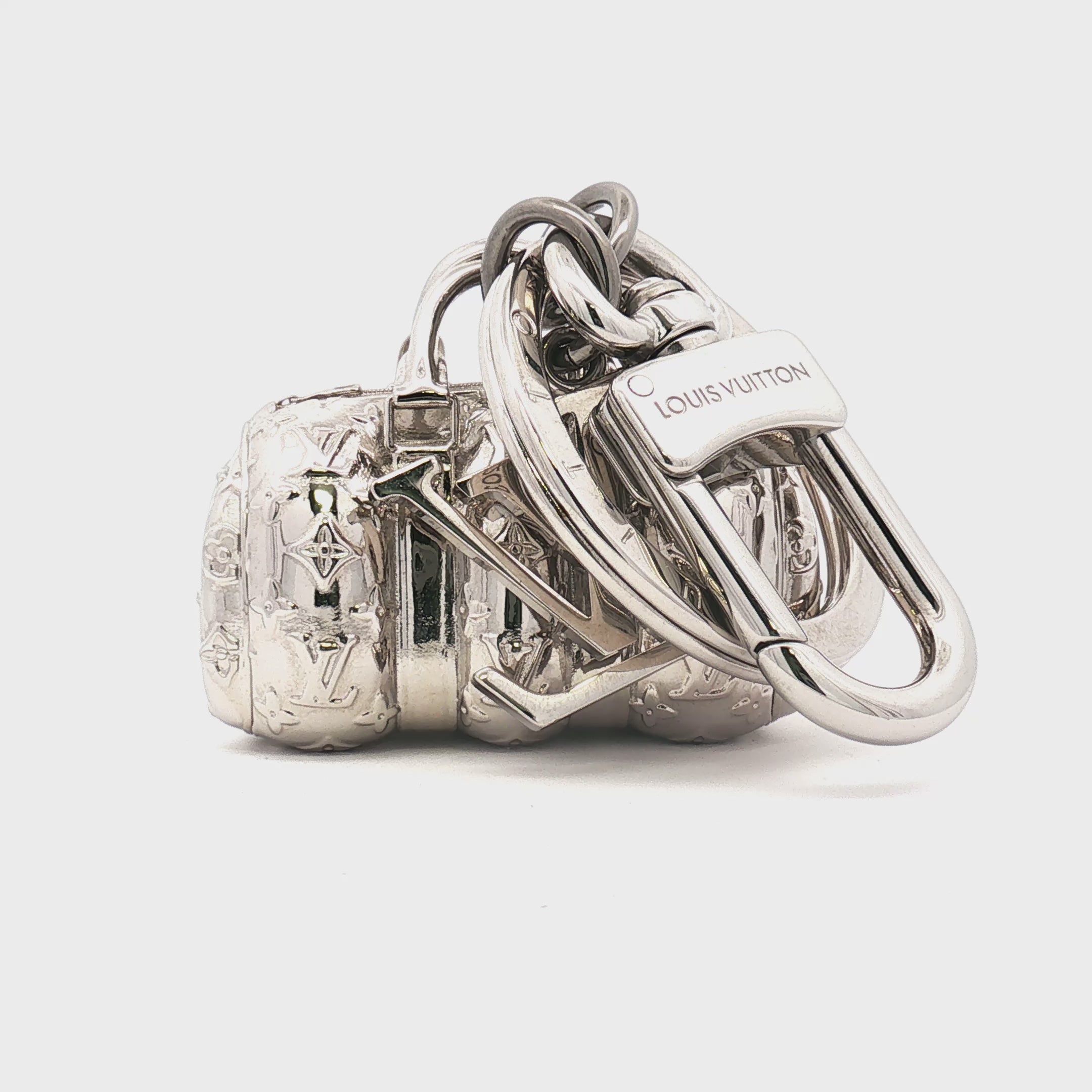 Load video: Louis Vuitton Keepall Bag Charm