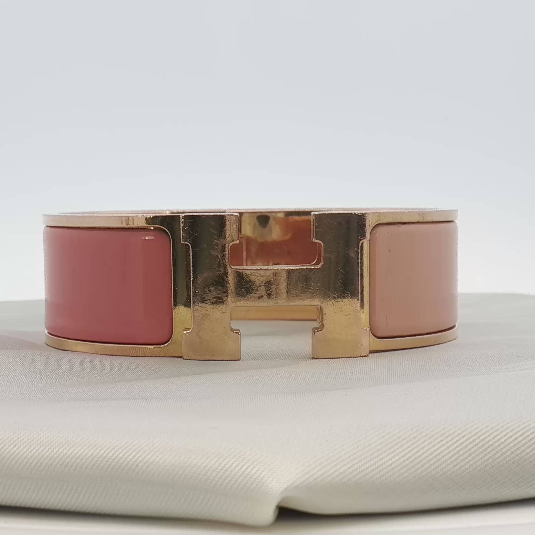 Load video: Hermès Wide H Bracelet