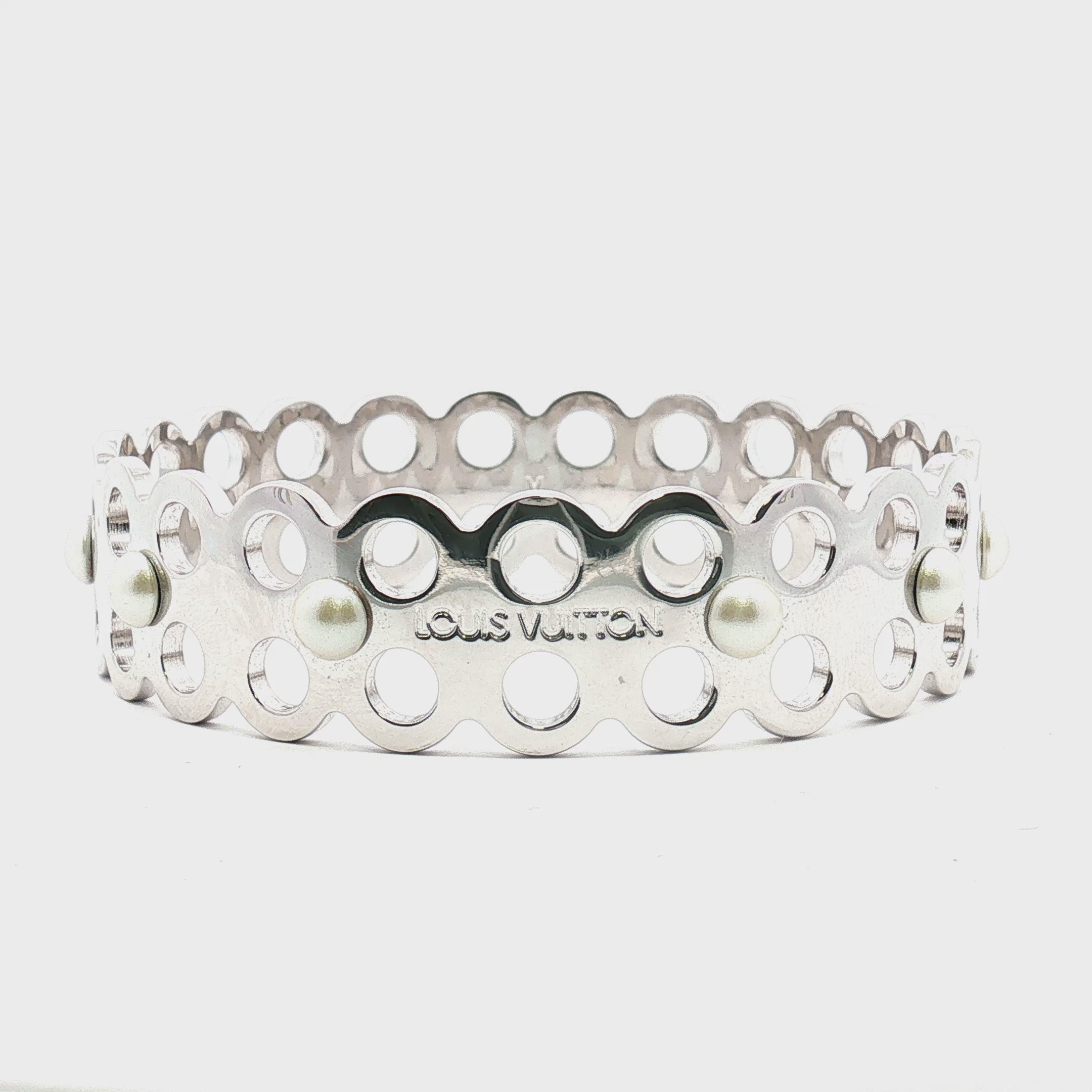 Load video: Louis Vuitton Hide and Seek Faux Pearl Bracelet